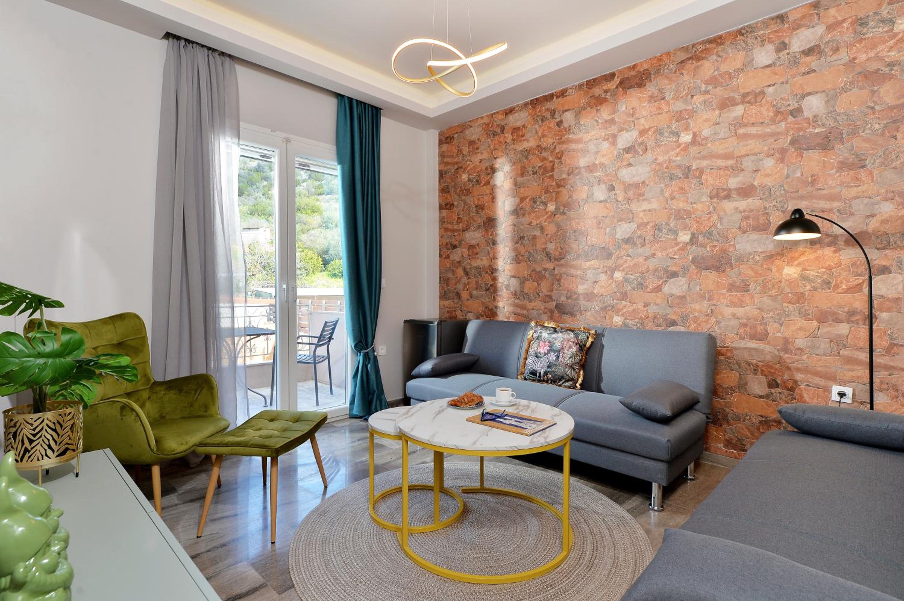 Family Suite with Pool and Sea View photo 2