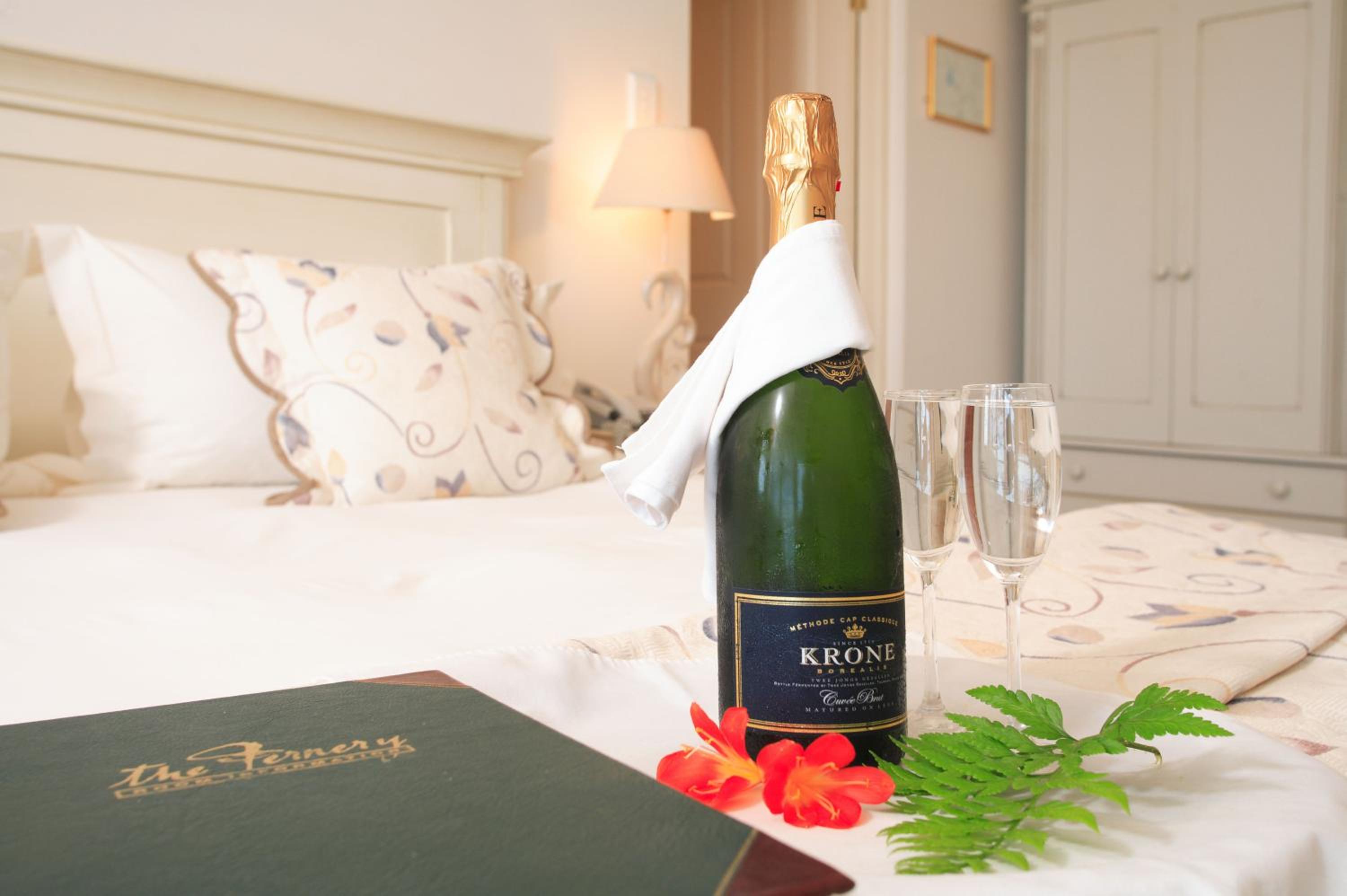 Luxury King or Twin Room with Sea View - Photo 5