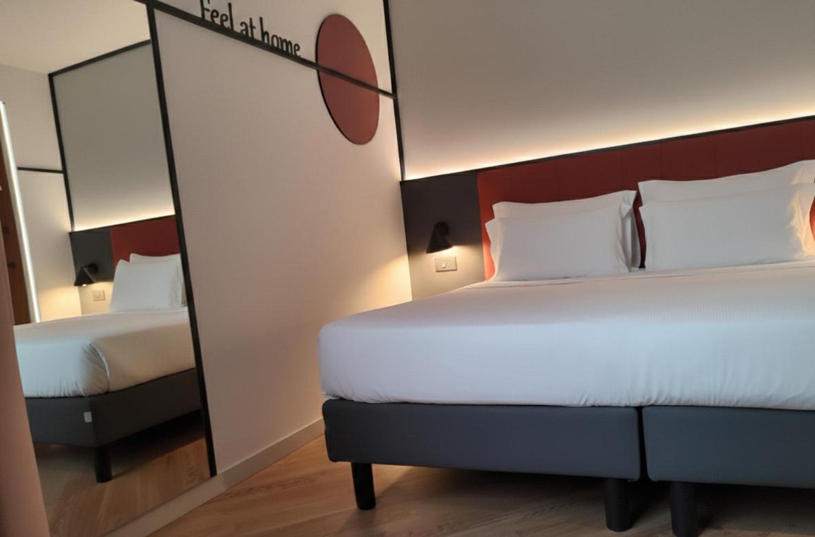 Comfort King or Twin Room - Photo 2