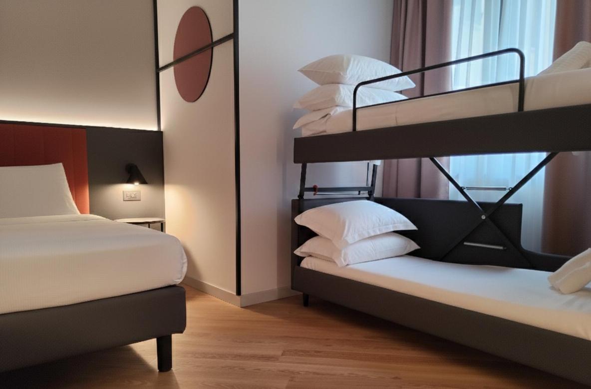 Comfort King Room with Sofa Bunk Bed - Non-Smoking - Photo 1