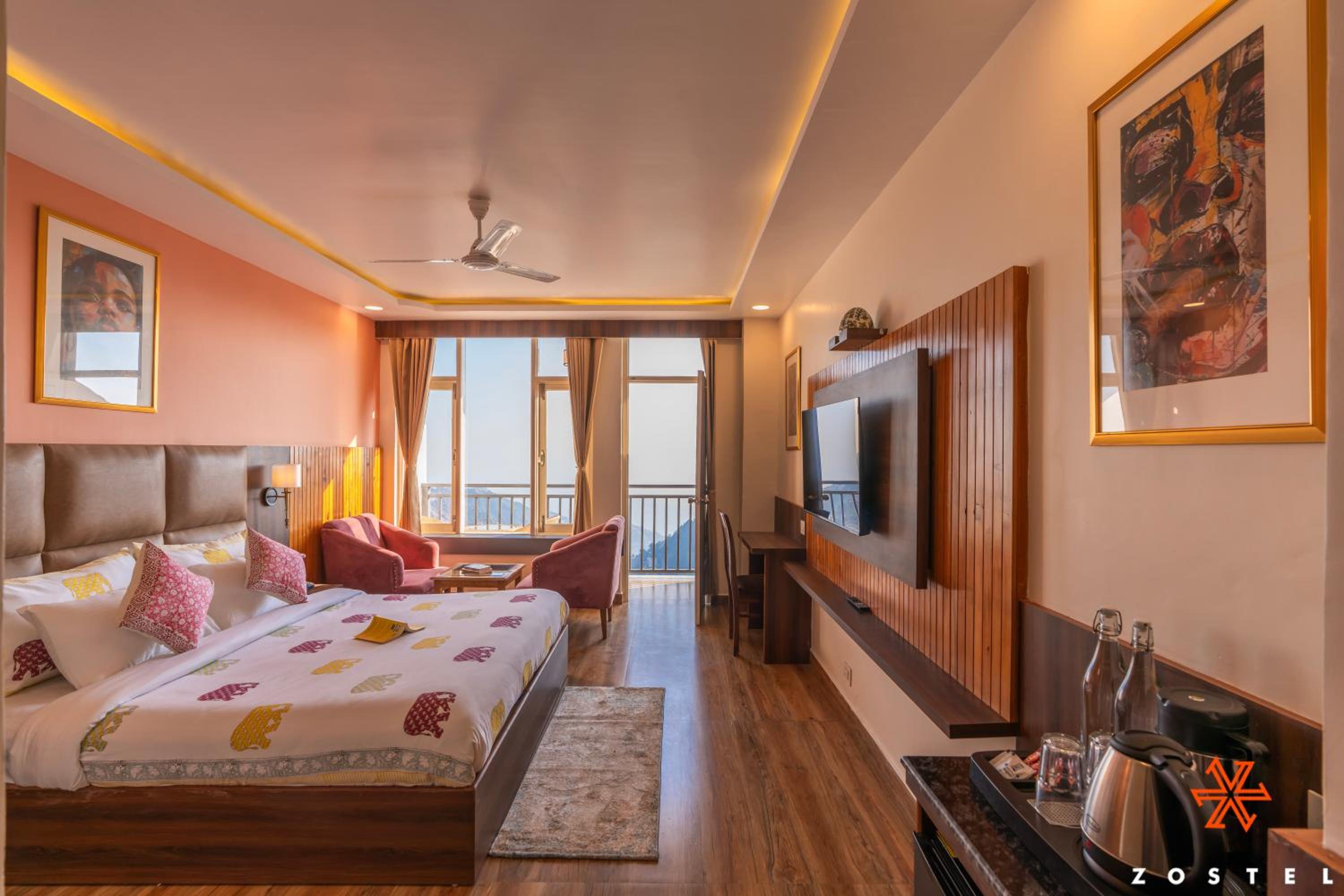 Superior Room (with balcony and valley view) - Photo 4