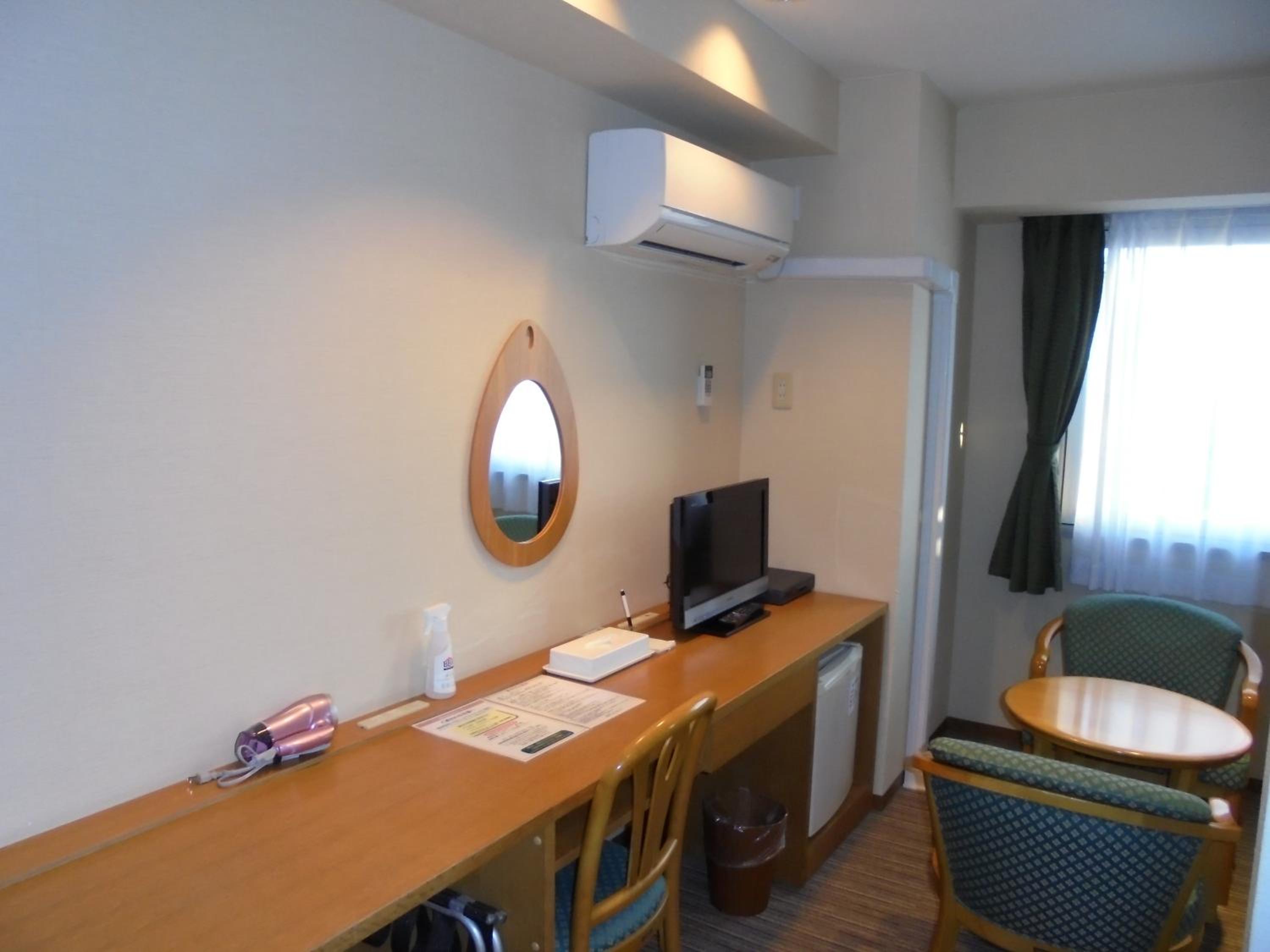 Twin Room - Non-Smoking