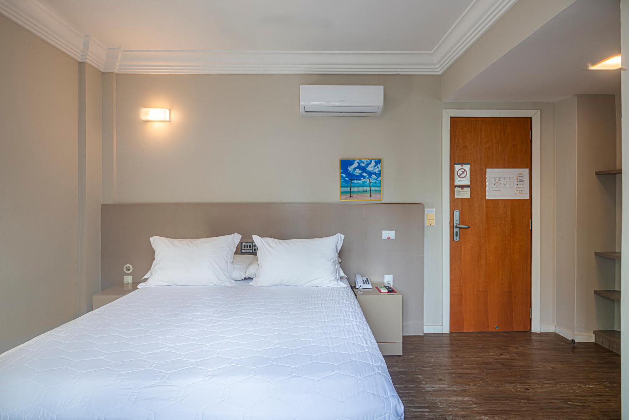 Standard Suite with Balcony photo 2