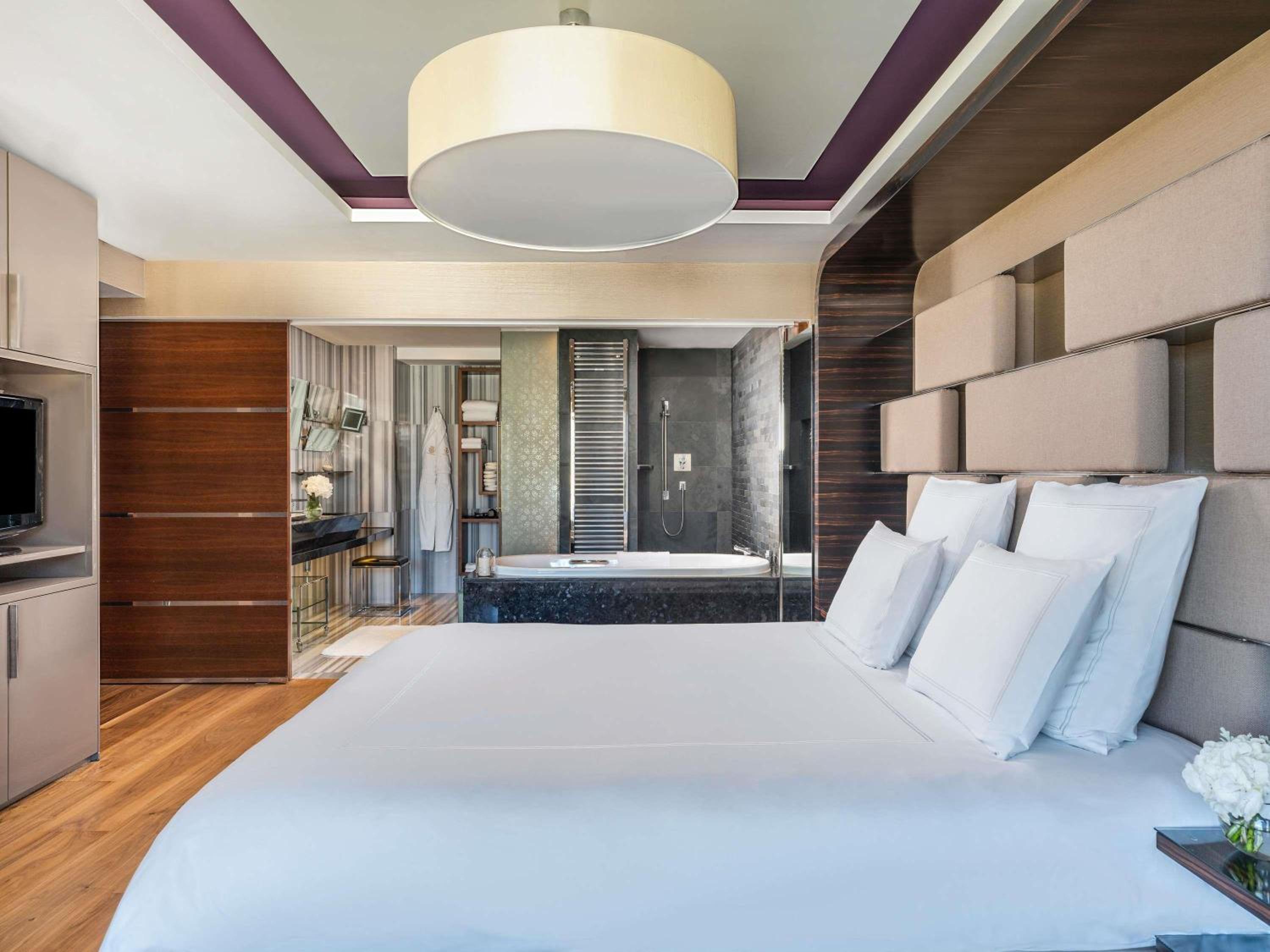 Residence One-Bedroom Bosphorus View