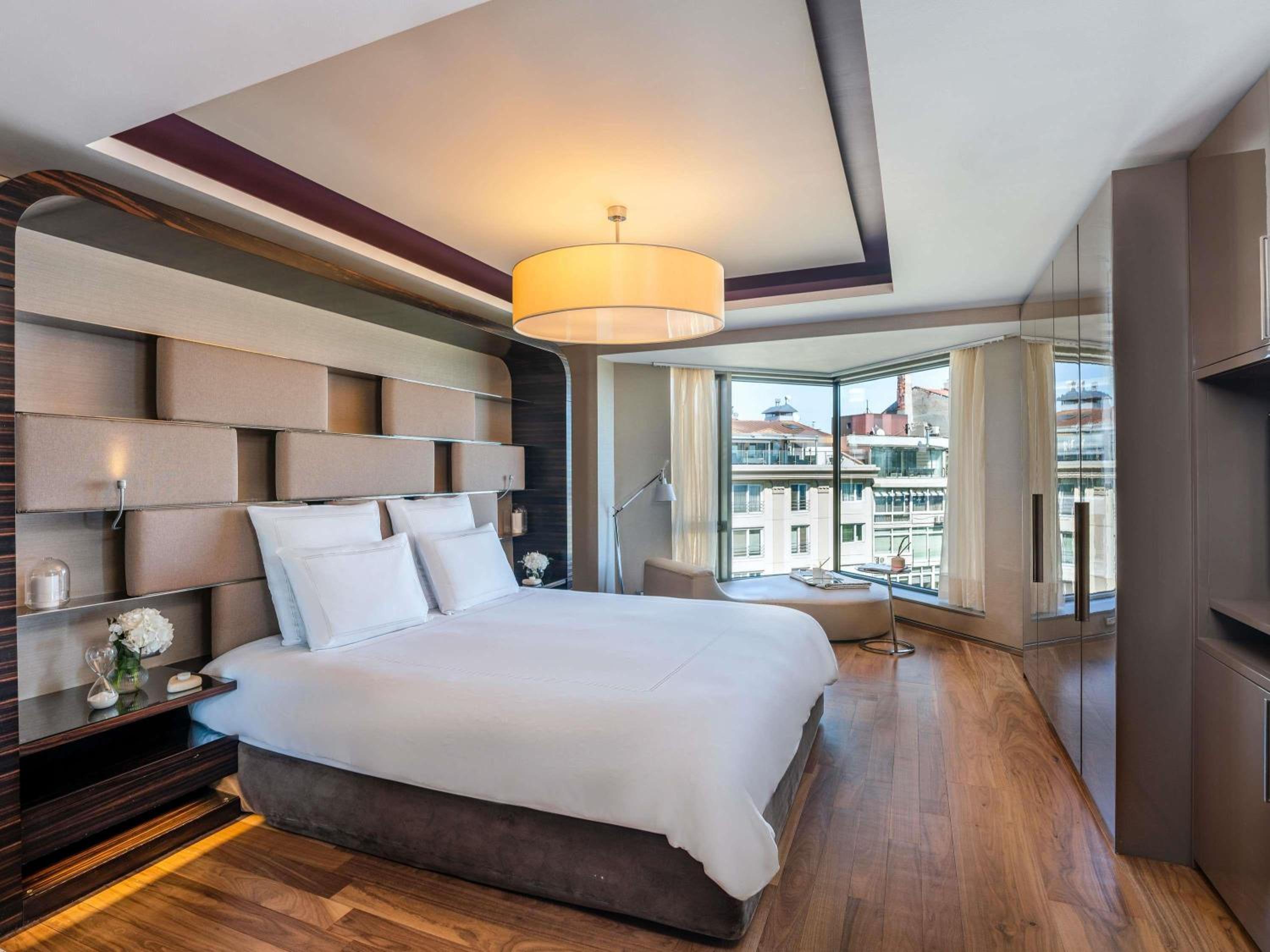 Residence One-Bedroom Bosphorus View