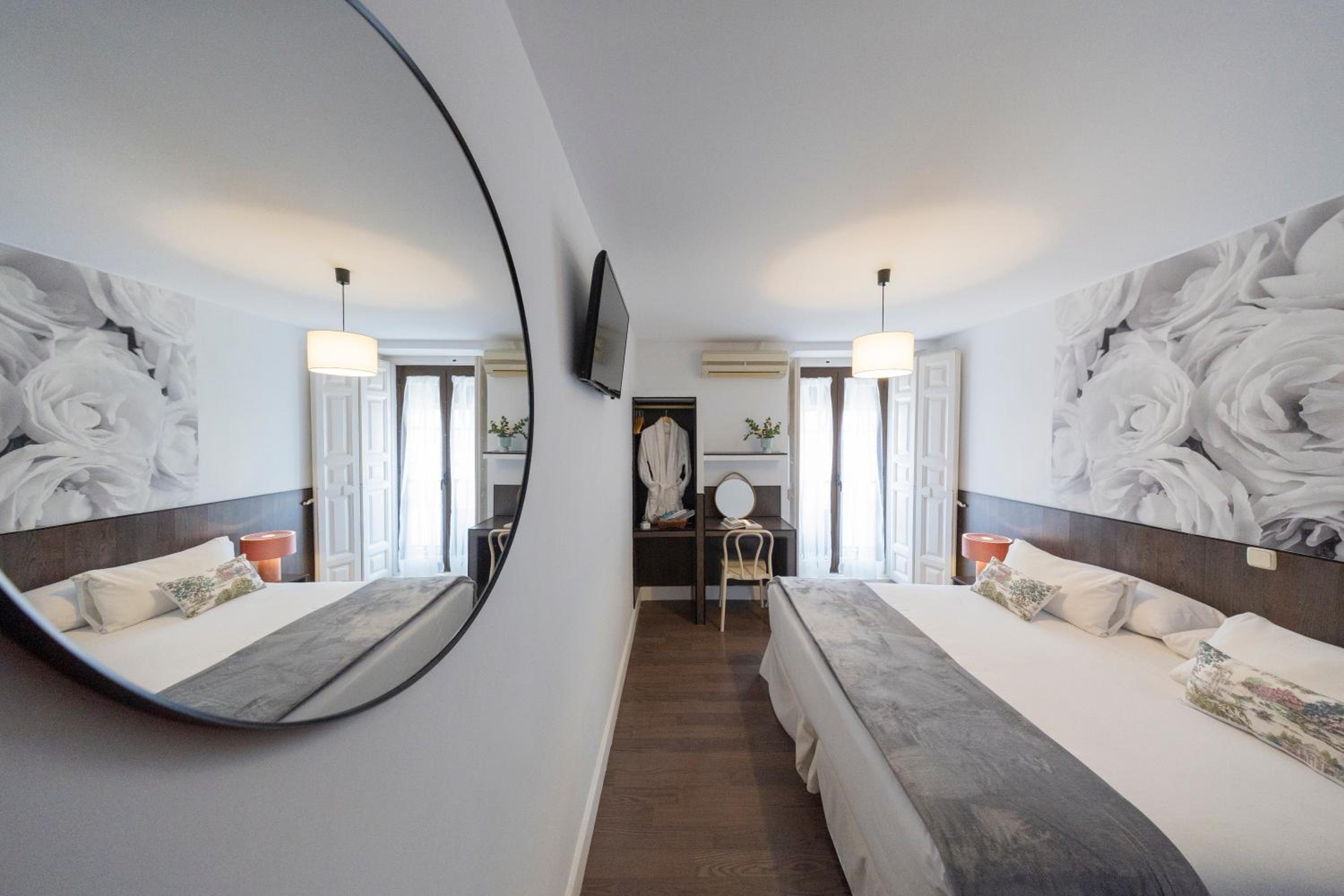 Superior Double or Twin Room photo 3