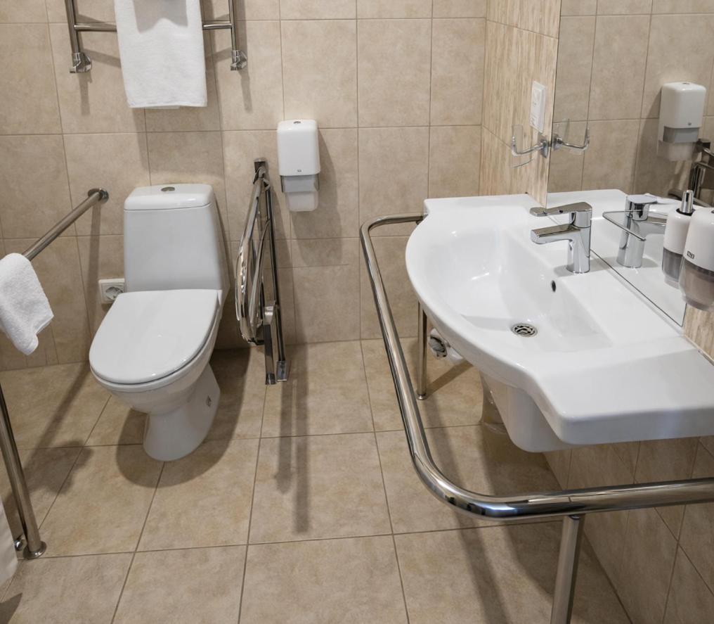 Double or Twin Room - Disability Access photo 3