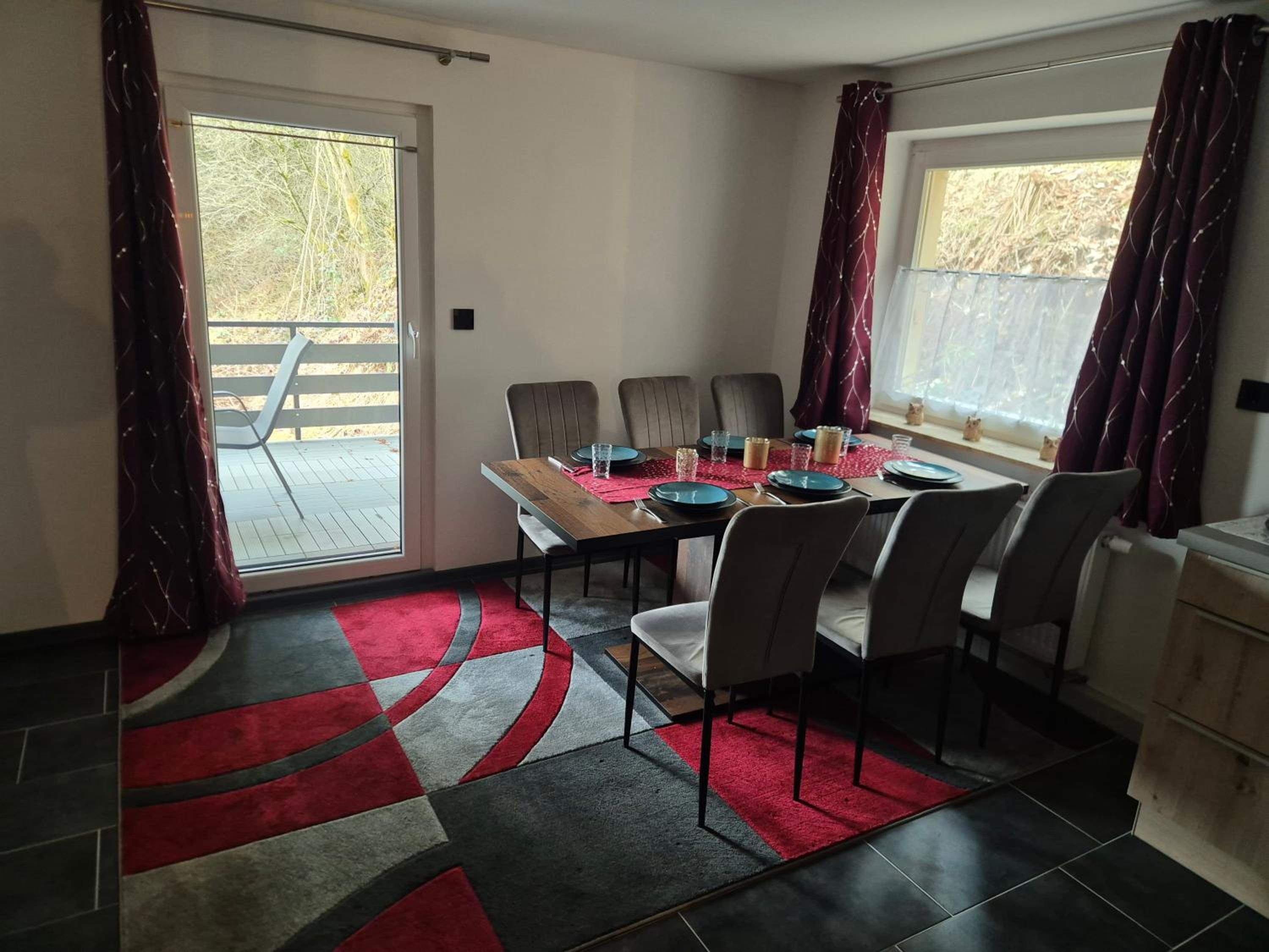 Three-Bedroom Apartment with View photo 2