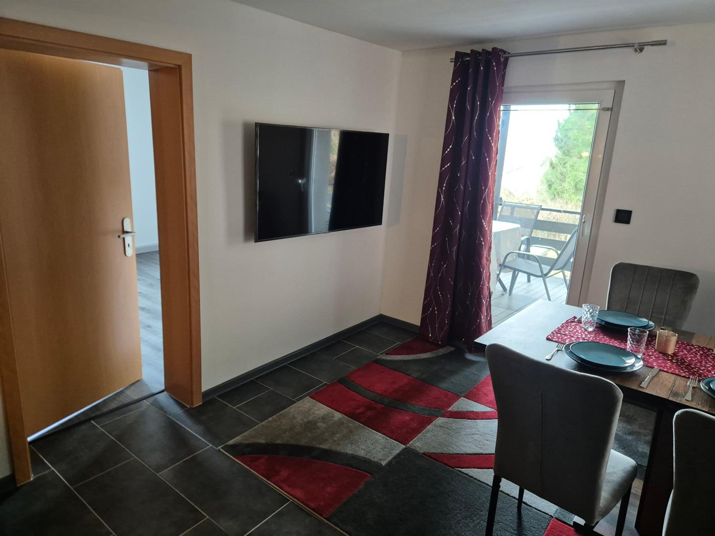 Three-Bedroom Apartment with View photo 3