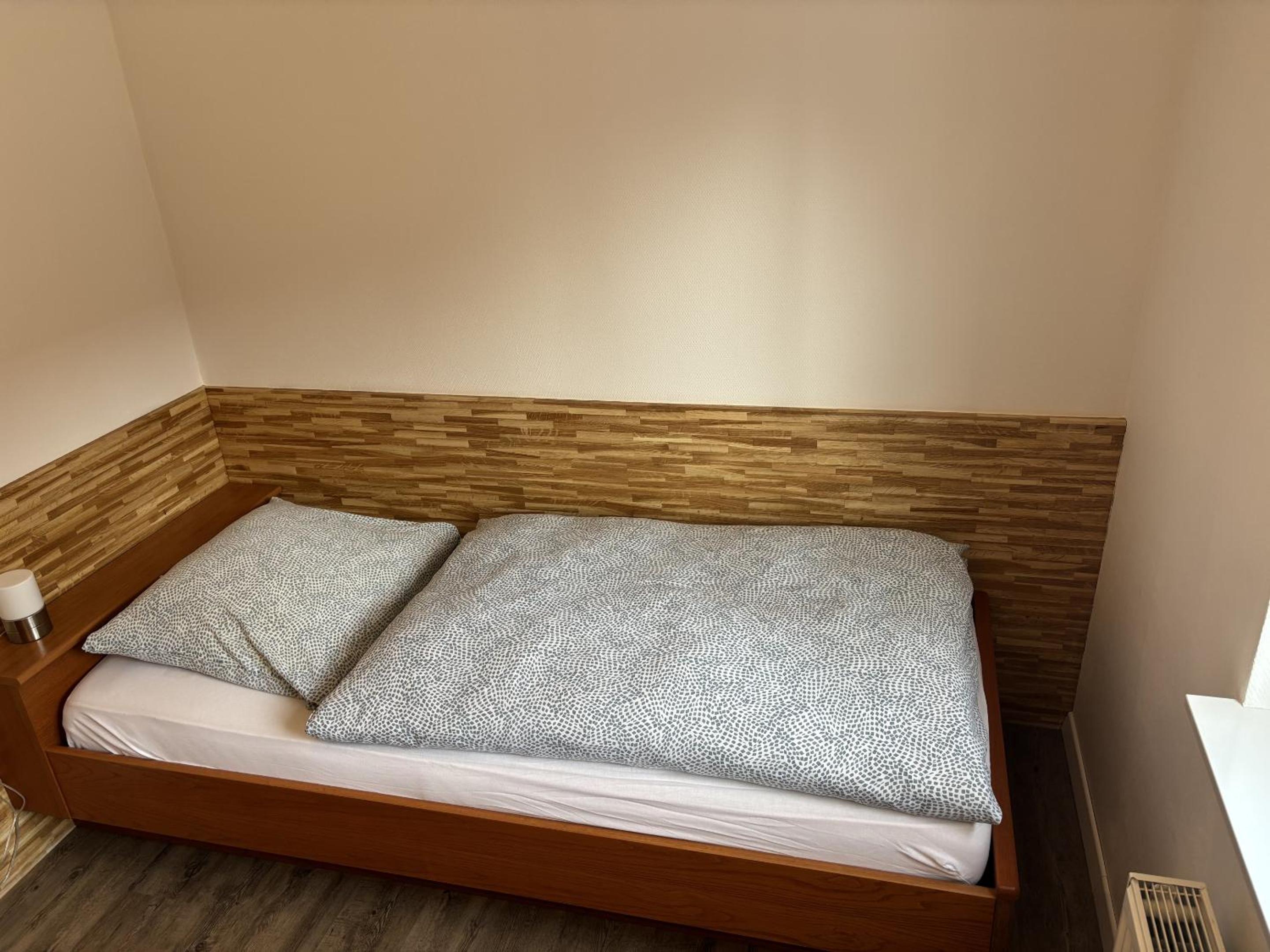 Single Room with Private Bathroom photo 2