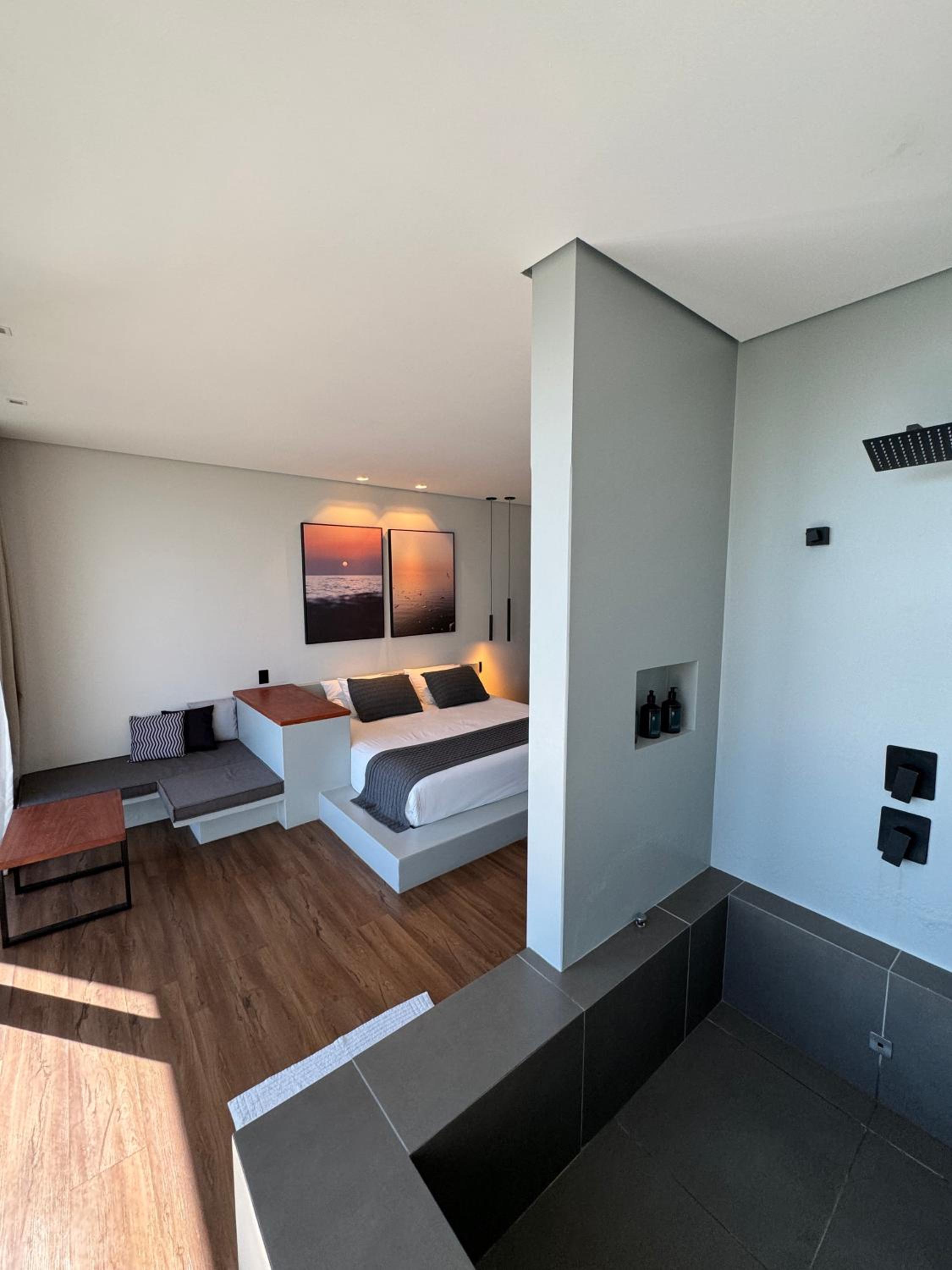 King Suite with Sea View photo 2