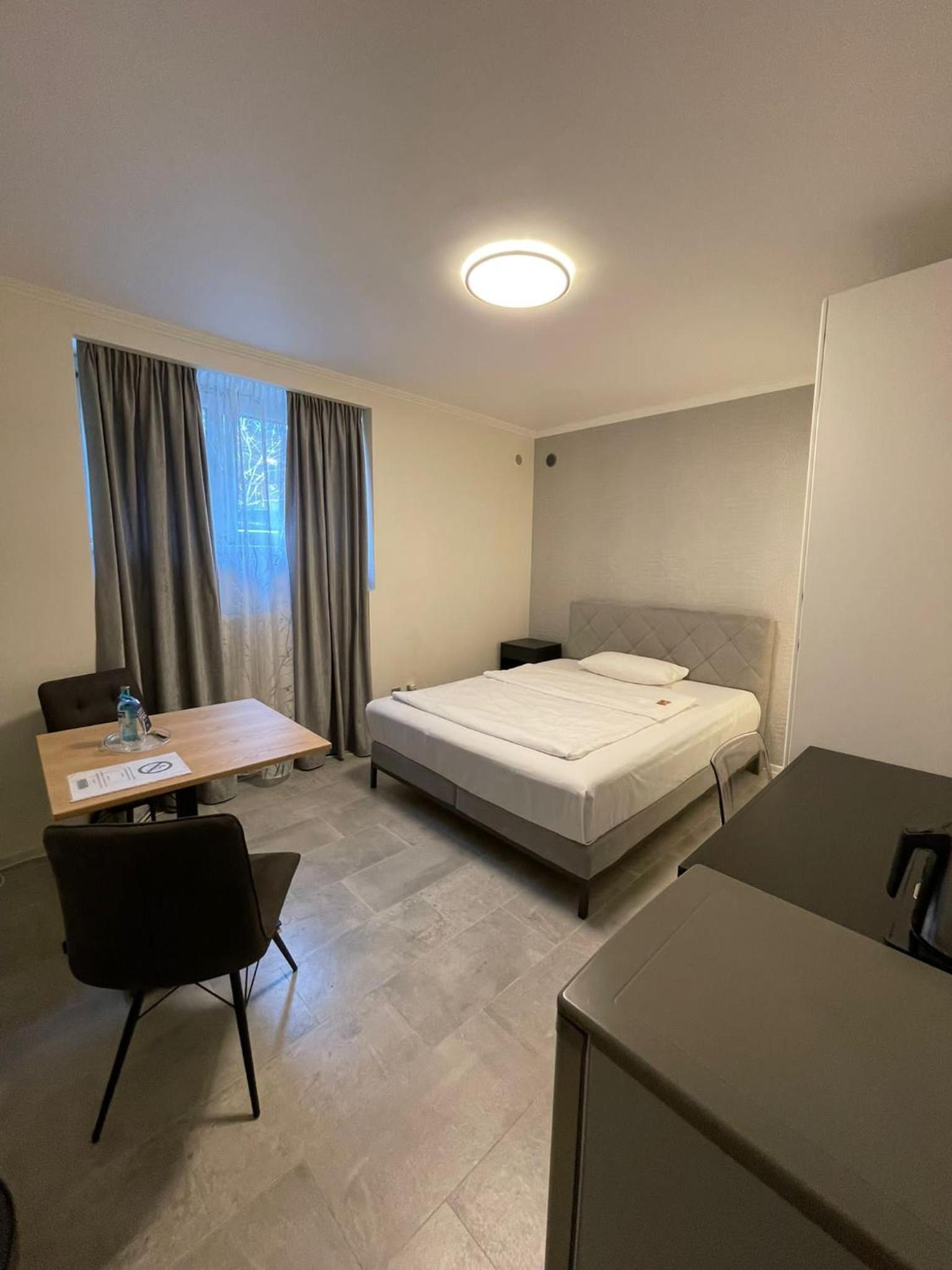 Standard Single Room - Lower Ground Floor