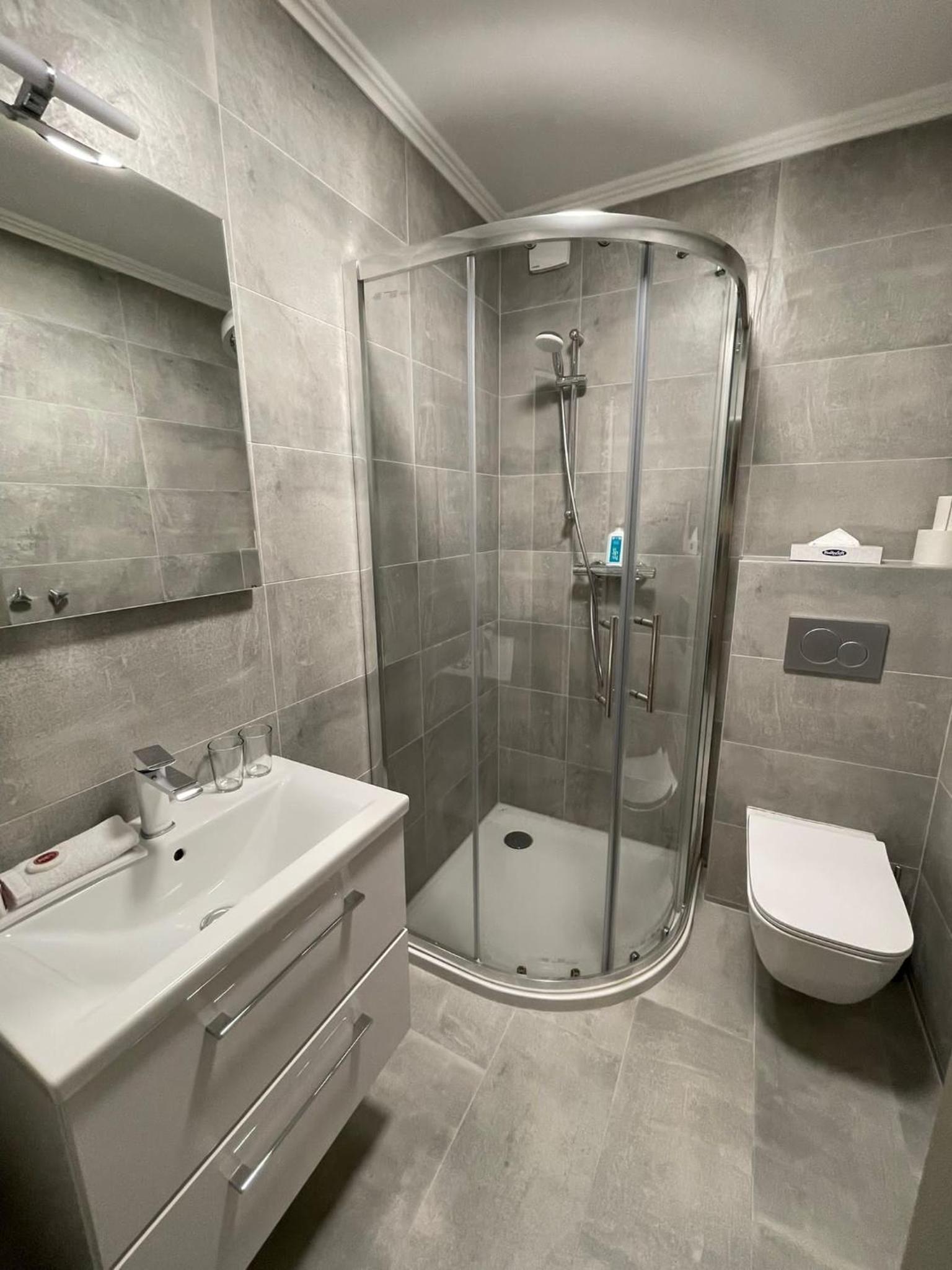 Standard Single Room - Lower Ground Floor