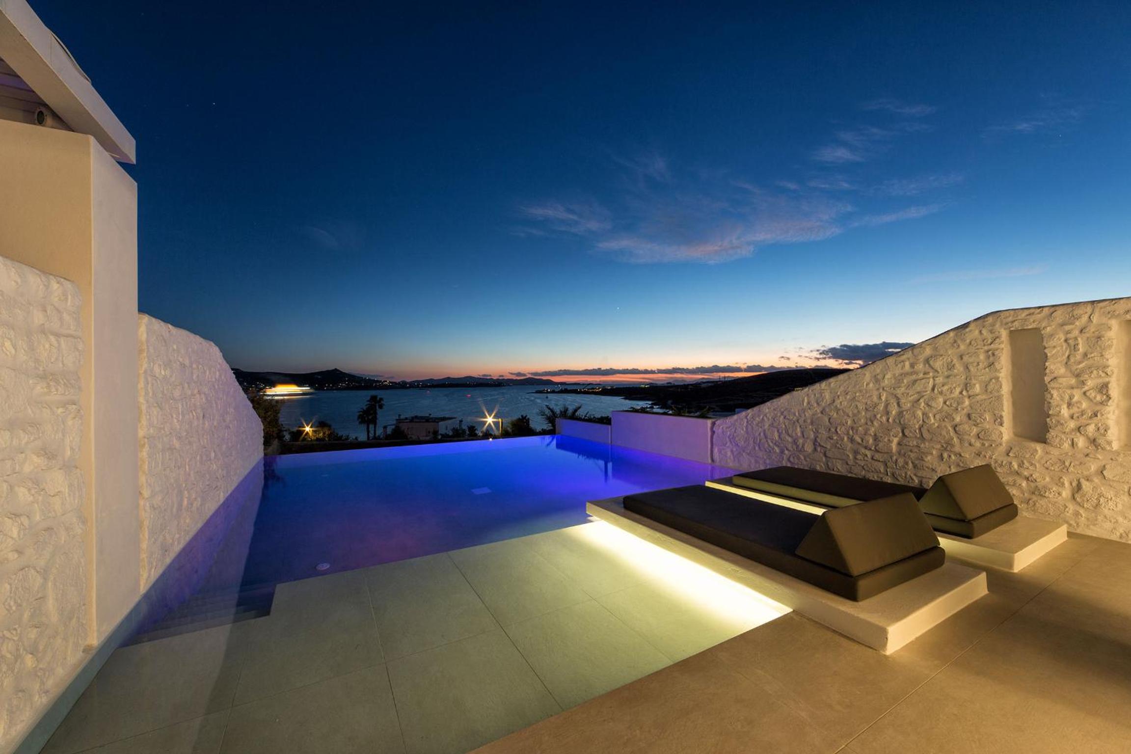 Deluxe Suite with Private Pool and Sea View - Photo 11