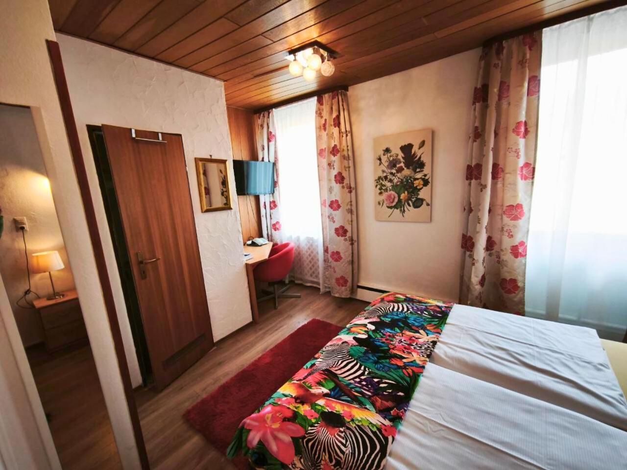 Standard Double Room - Photo 2