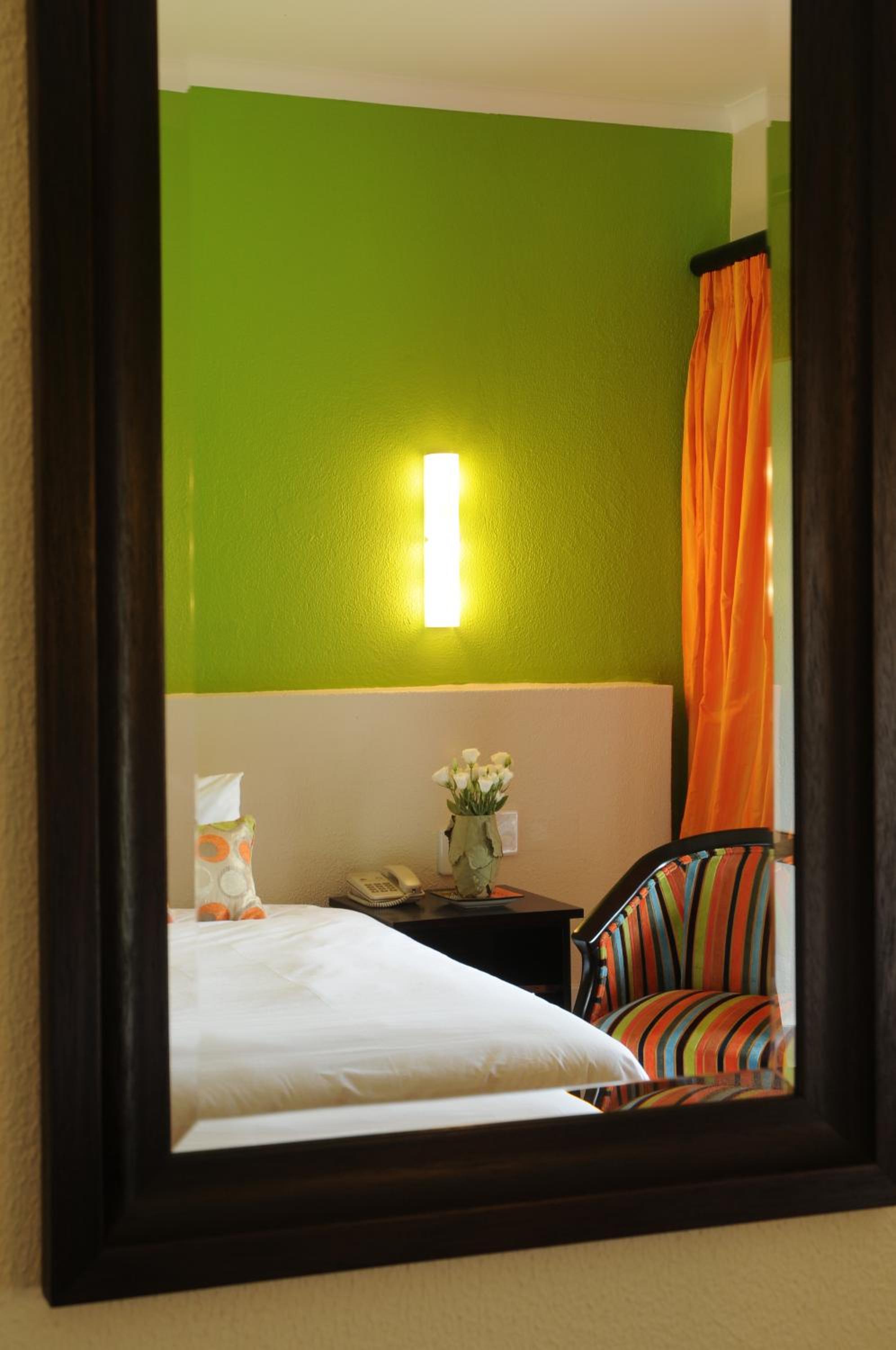 Standard  Room with Double Bed - Photo 2
