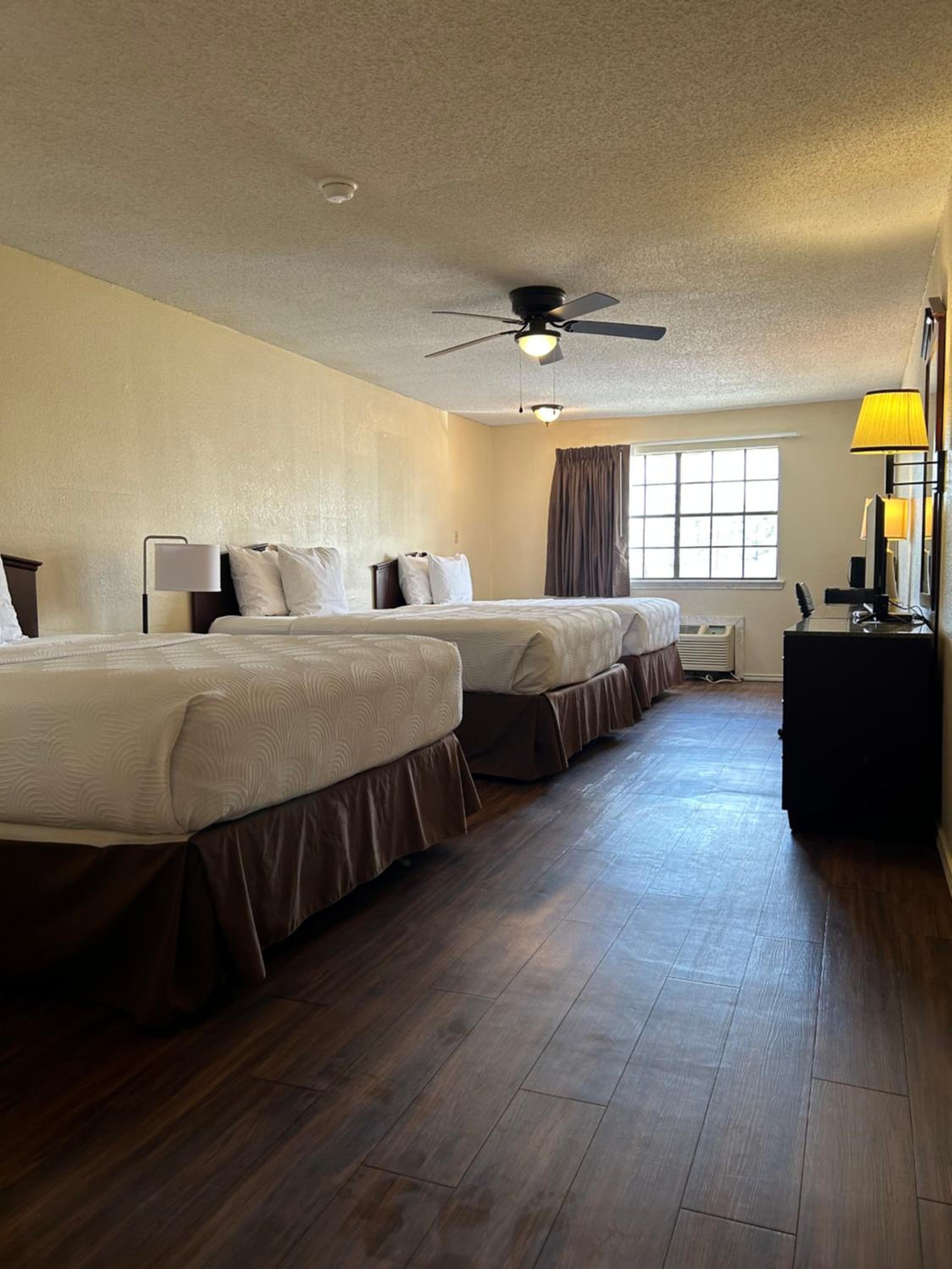 Triple Room with Bathroom photo 1