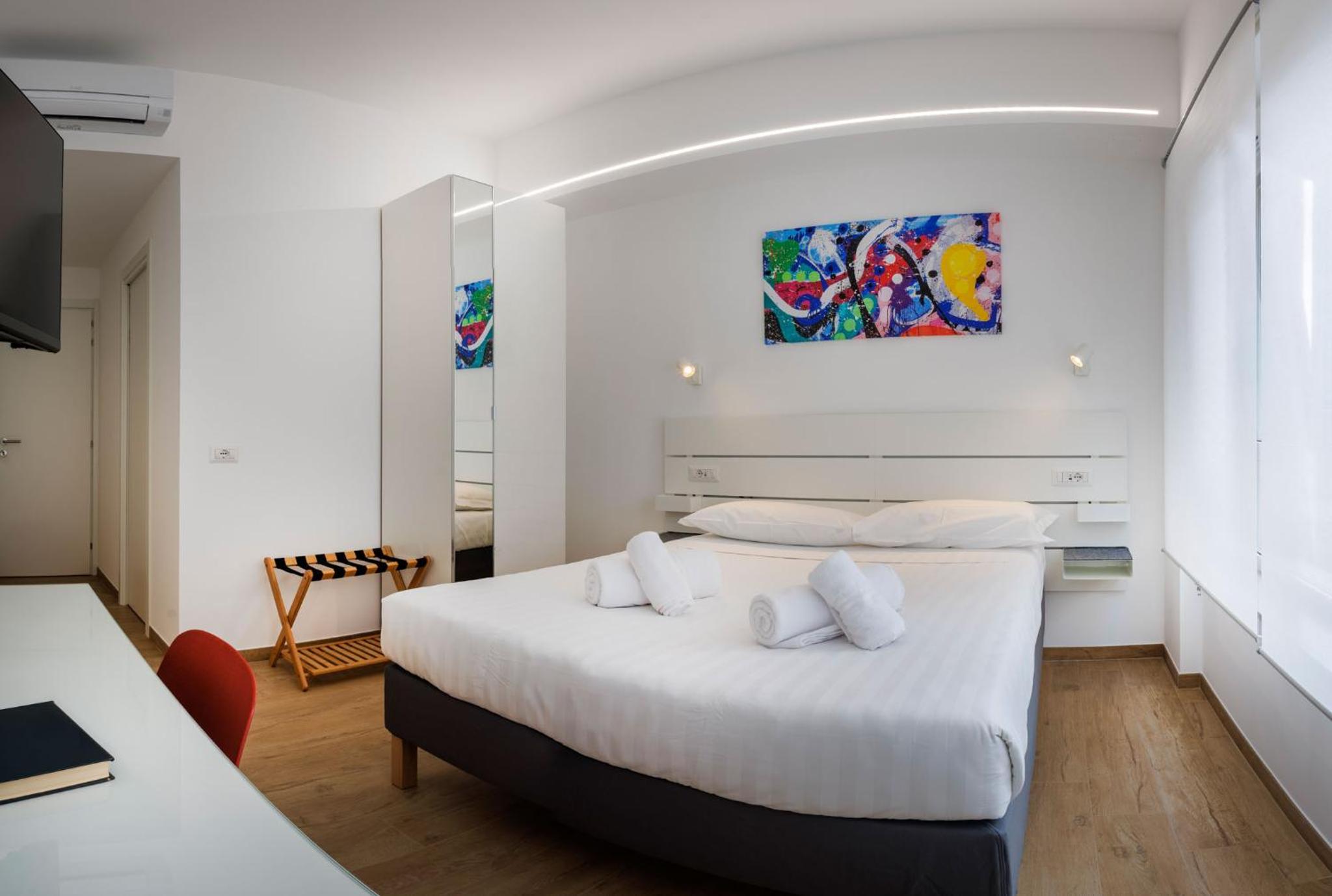 Deluxe Double Room with Shower