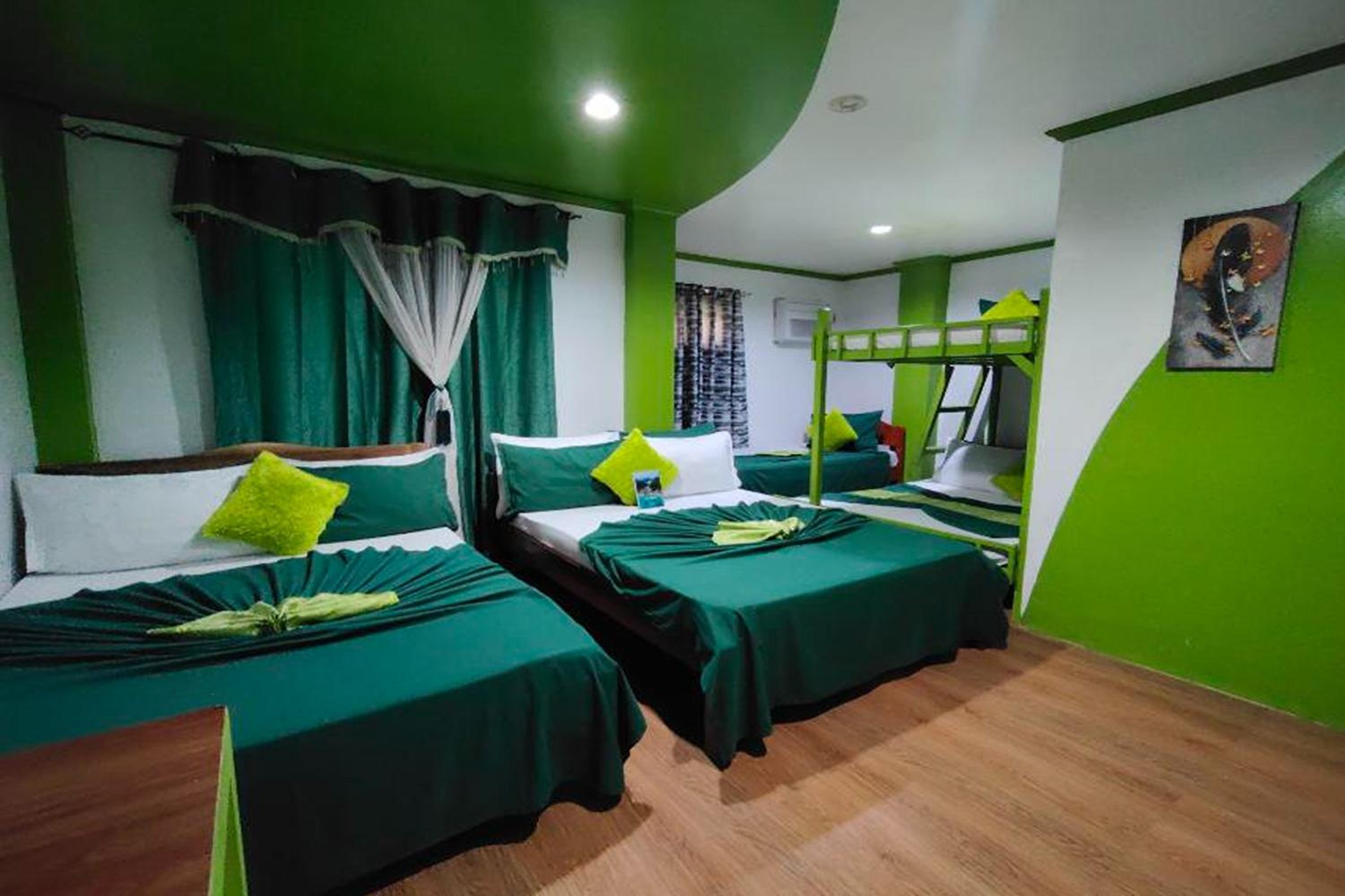 Family Room with Balcony photo 2