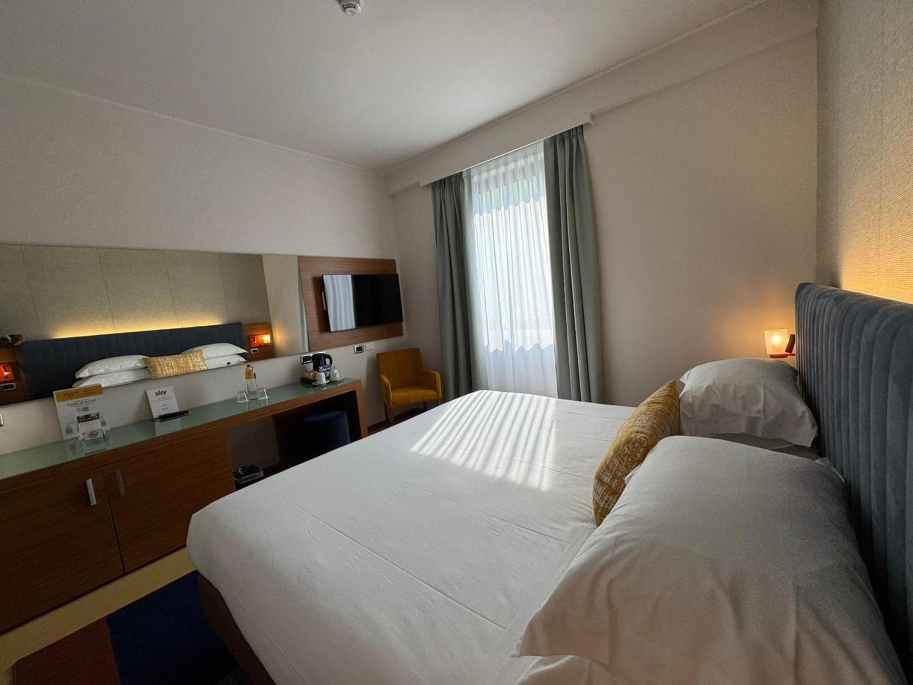 Standard Double Room - Photo 2