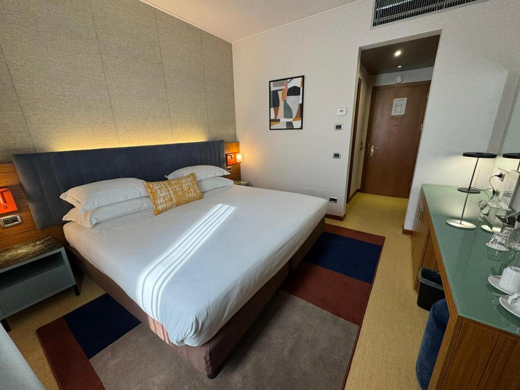 Standard Double Room - Photo 3
