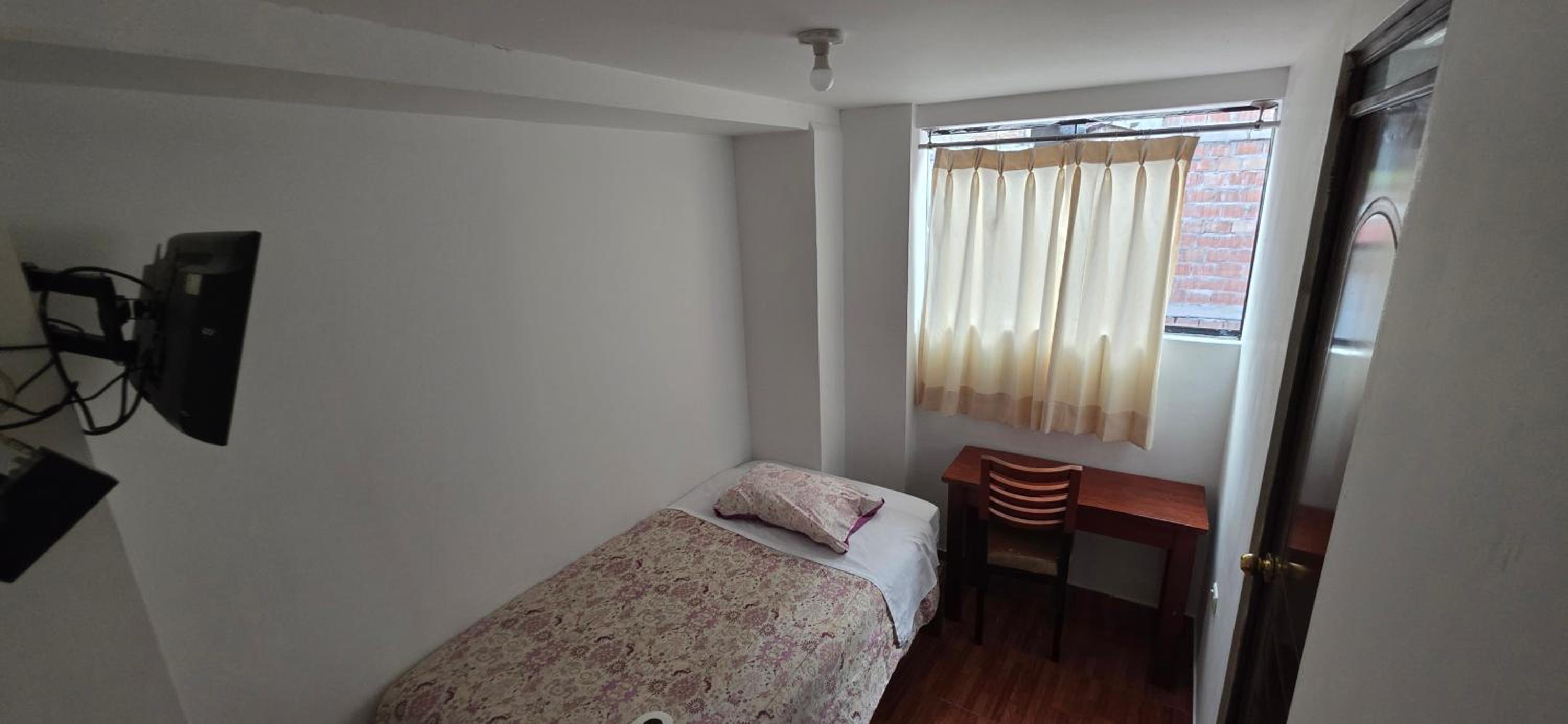 Single Room photo 3