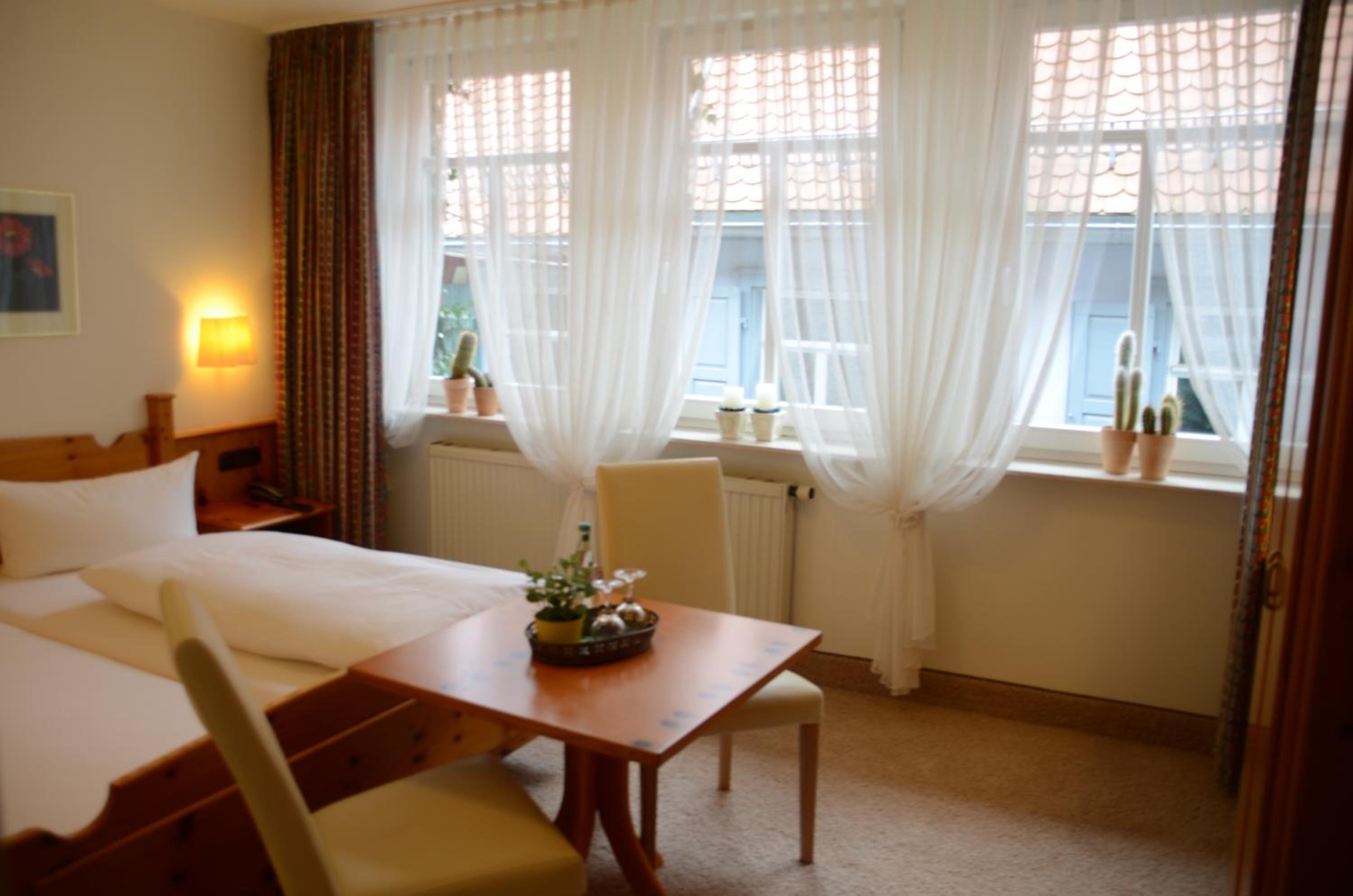 Small Double Room - Photo 3