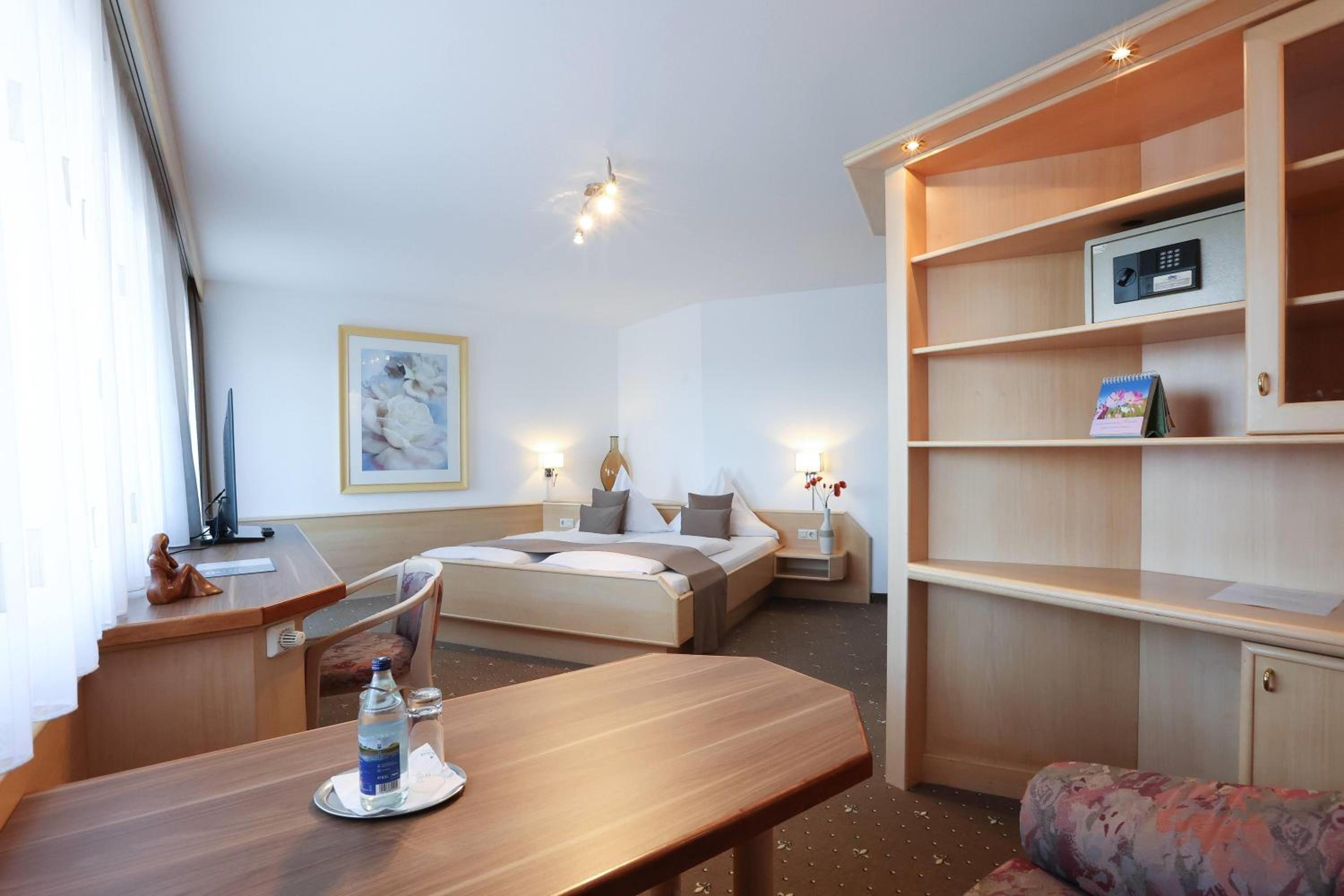 Deluxe Double Room photo 3