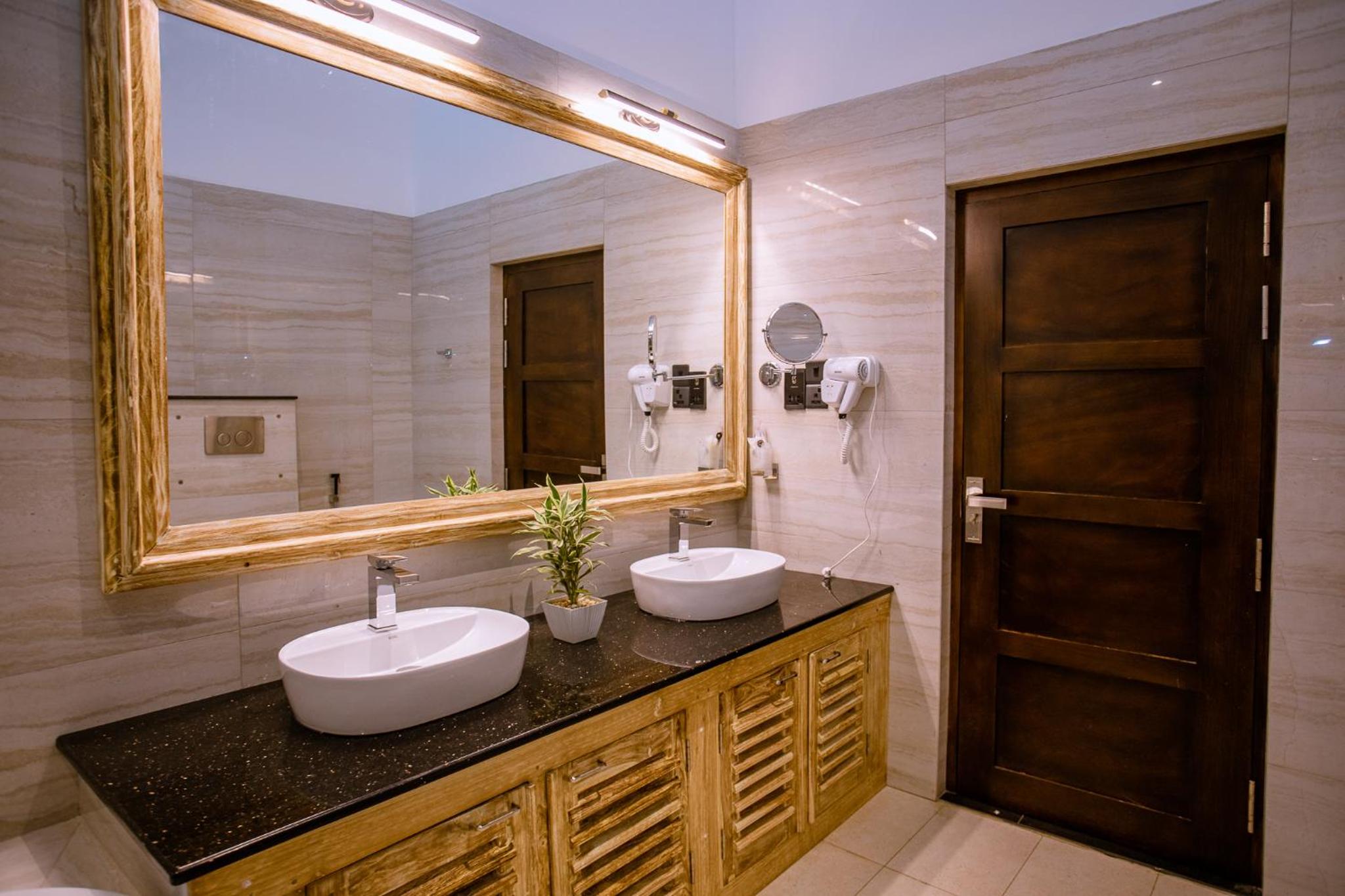King Suite with Ocean View - Photo 6