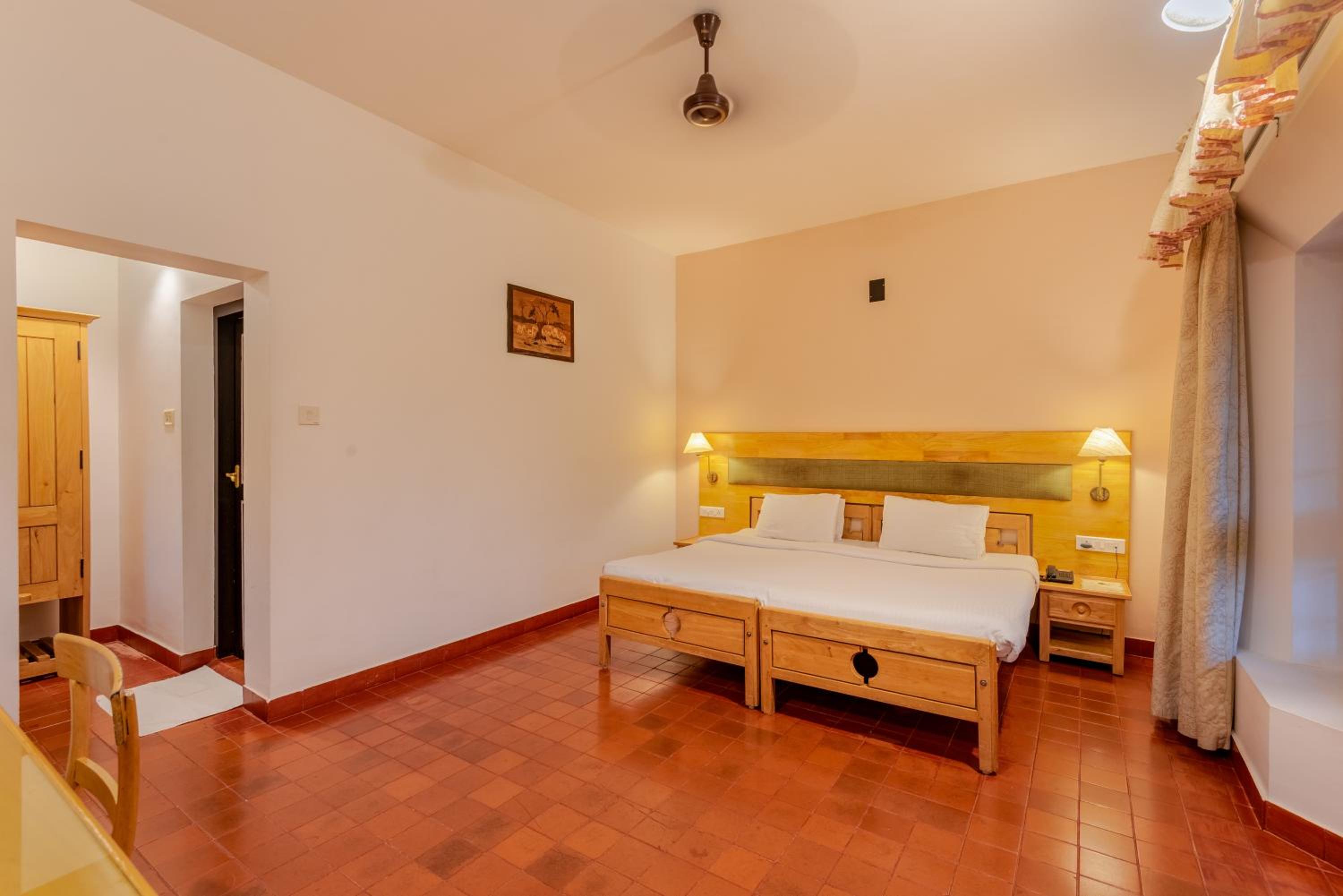 Deluxe Room - Photo 9