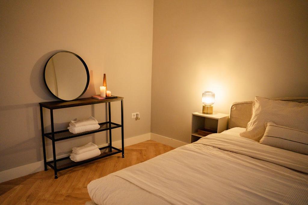 One-Bedroom Apartment with View photo 3