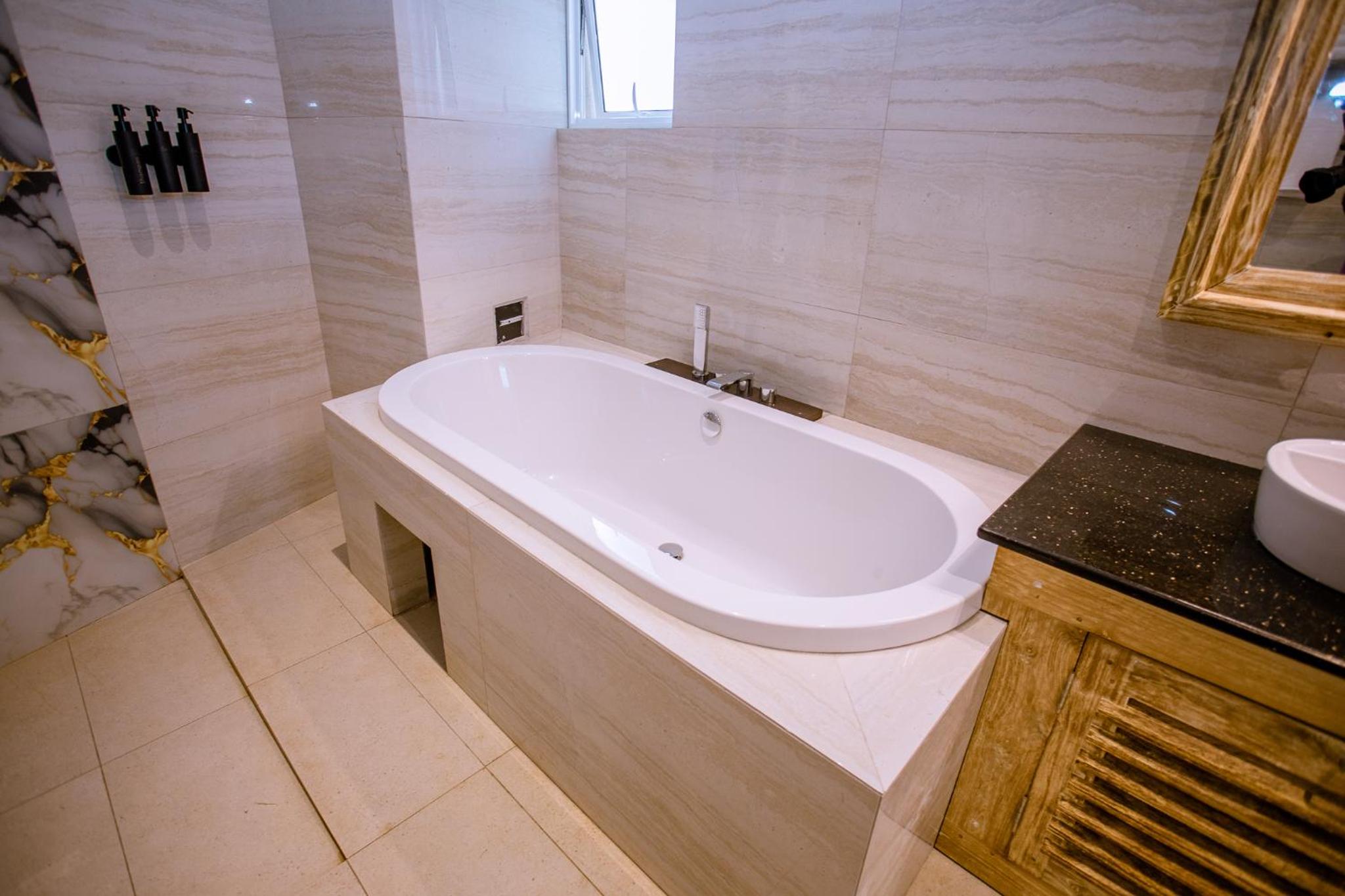 Deluxe Double Room - Photo 6