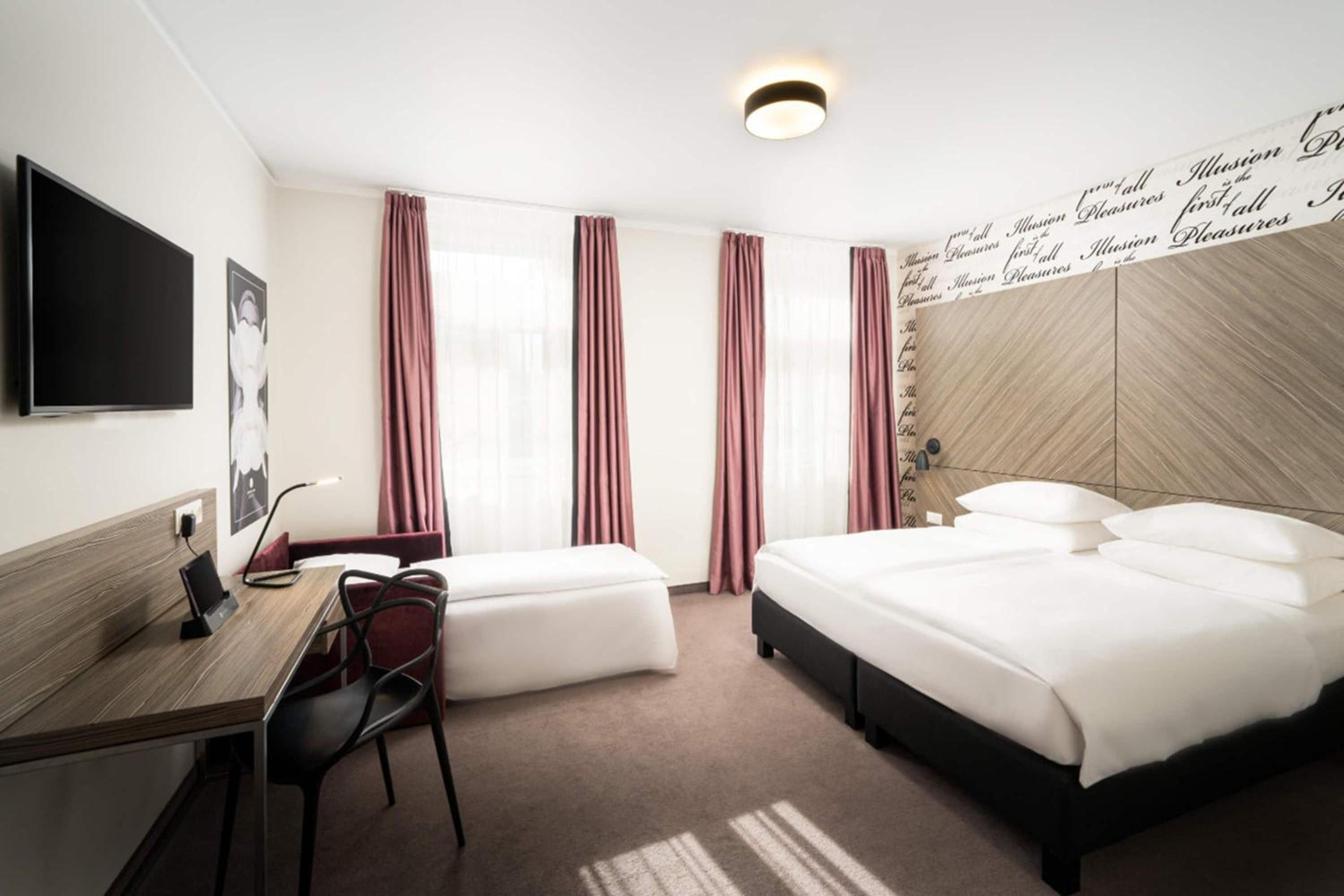 Standard Triple Room photo 2