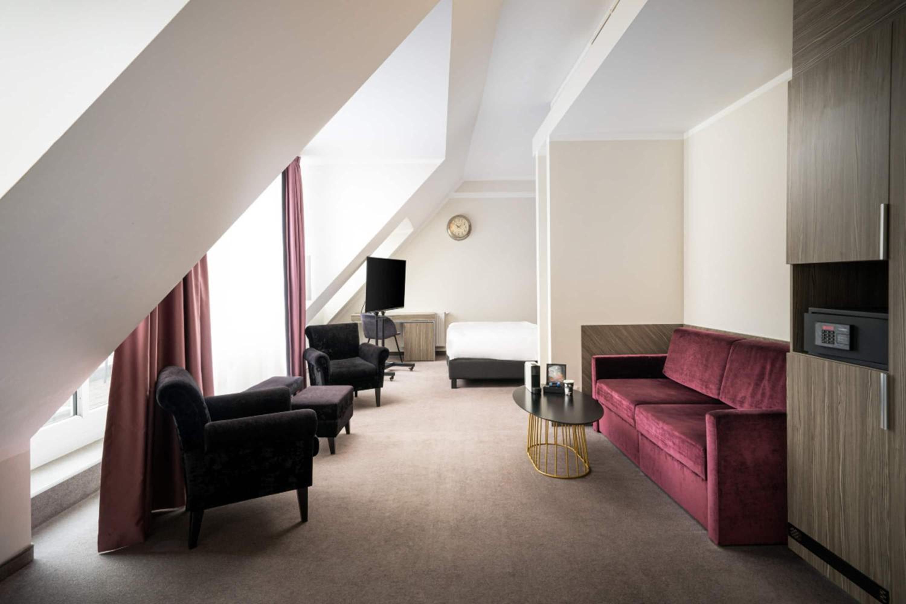 Family Room photo 2