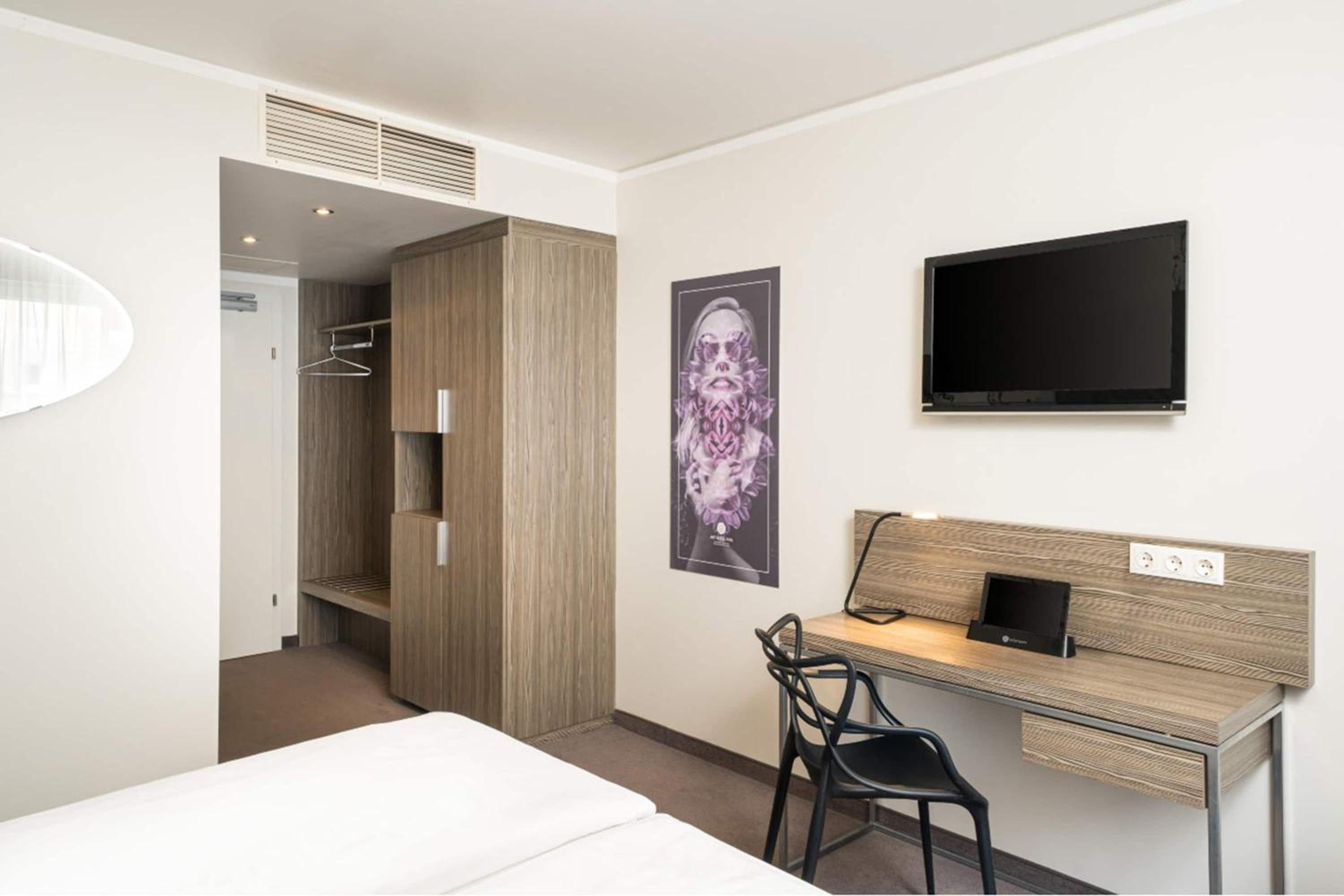 Standard Double Room photo 3