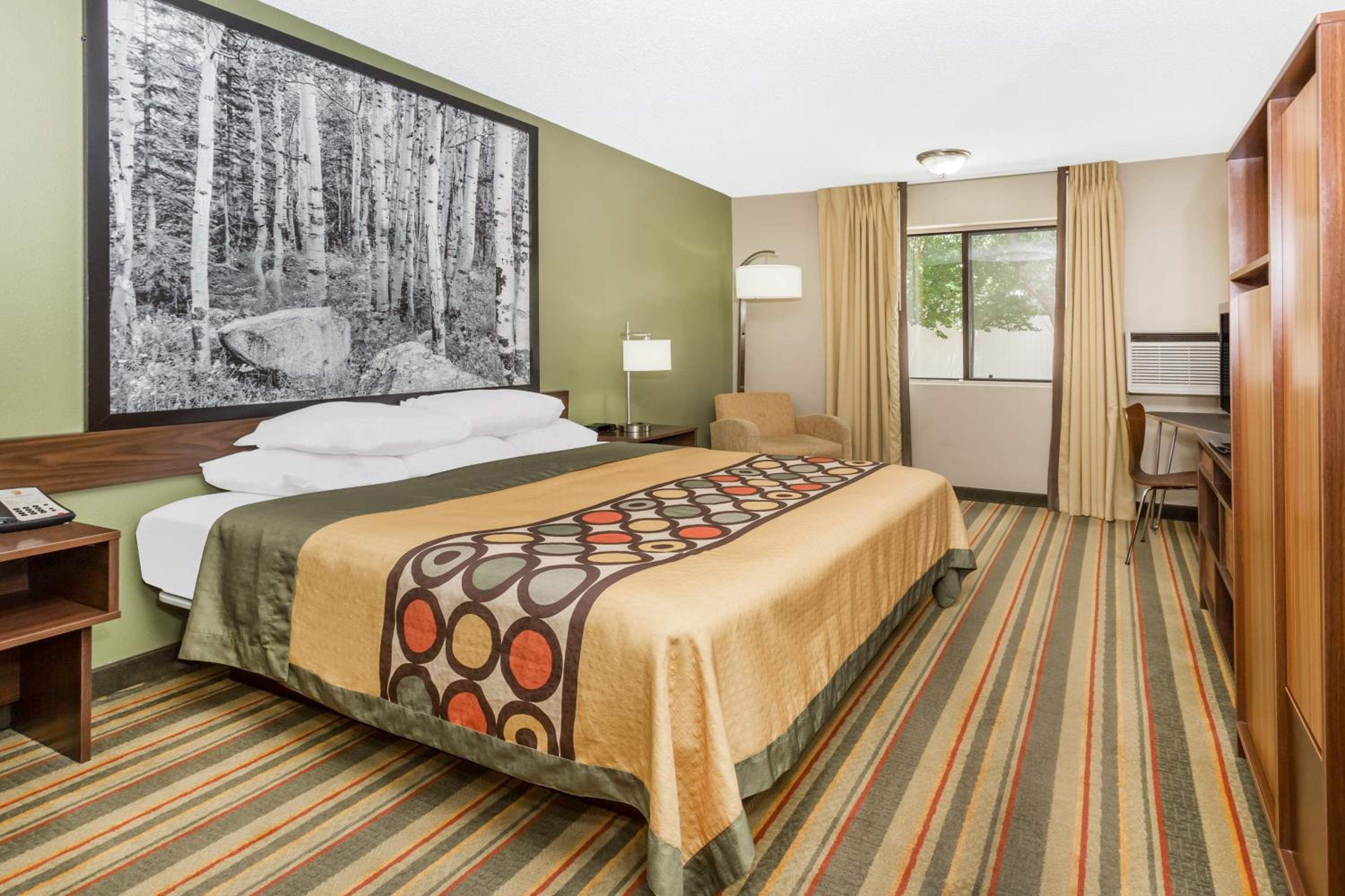 King Room- Non-Smoking - Photo 17