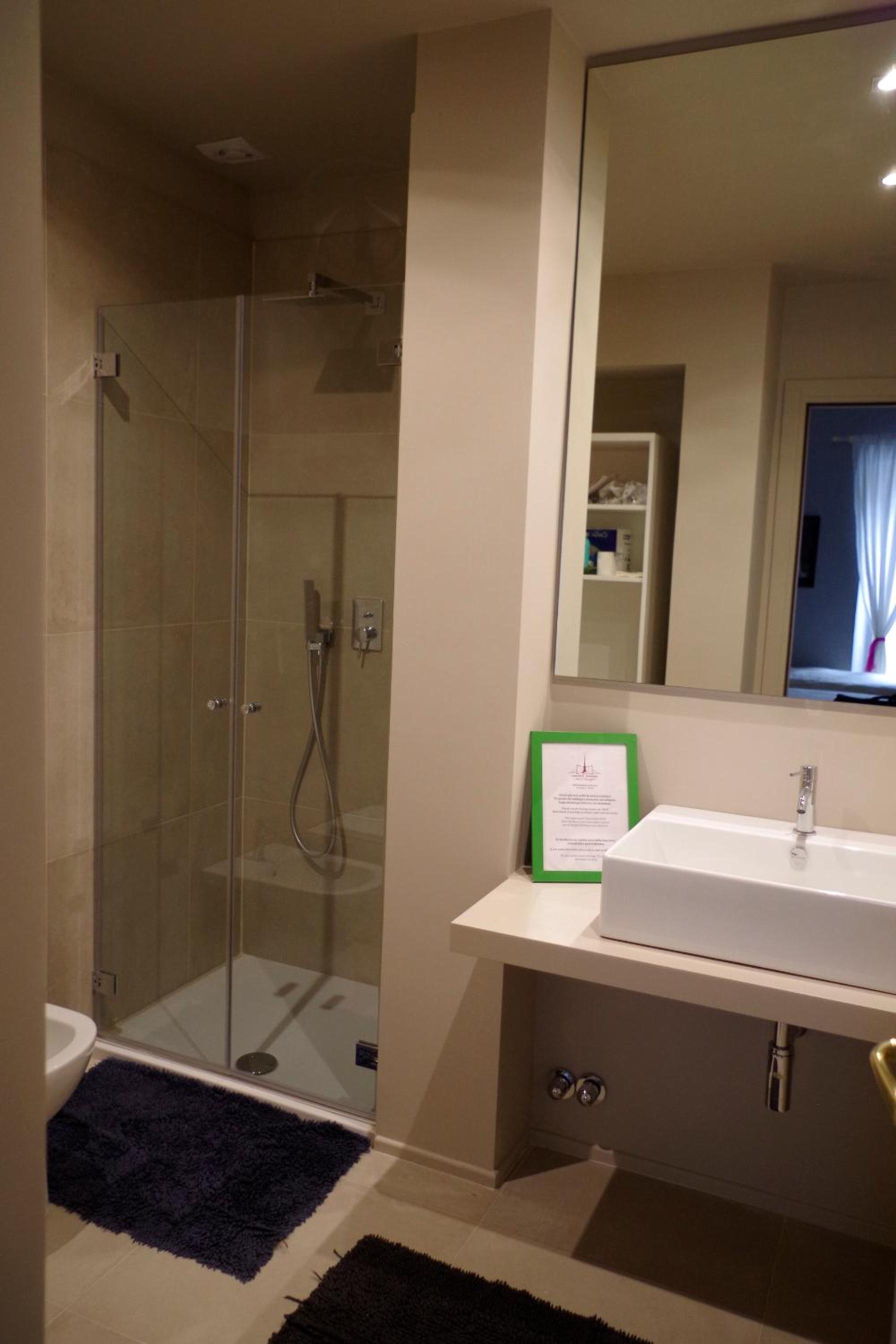 Family Room with Private Bathroom - Photo 7