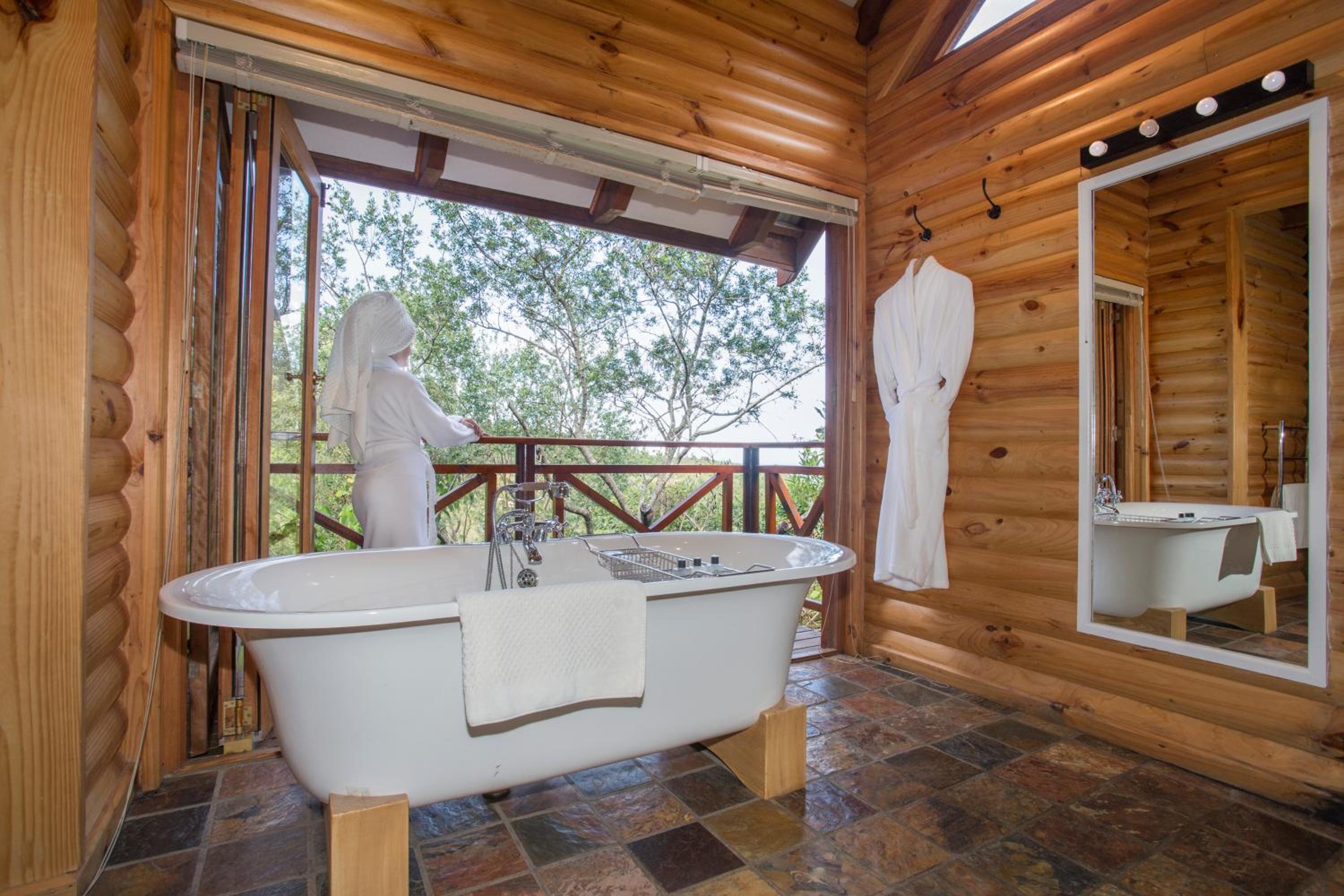 Chalet (2 Adults) - Photo 3