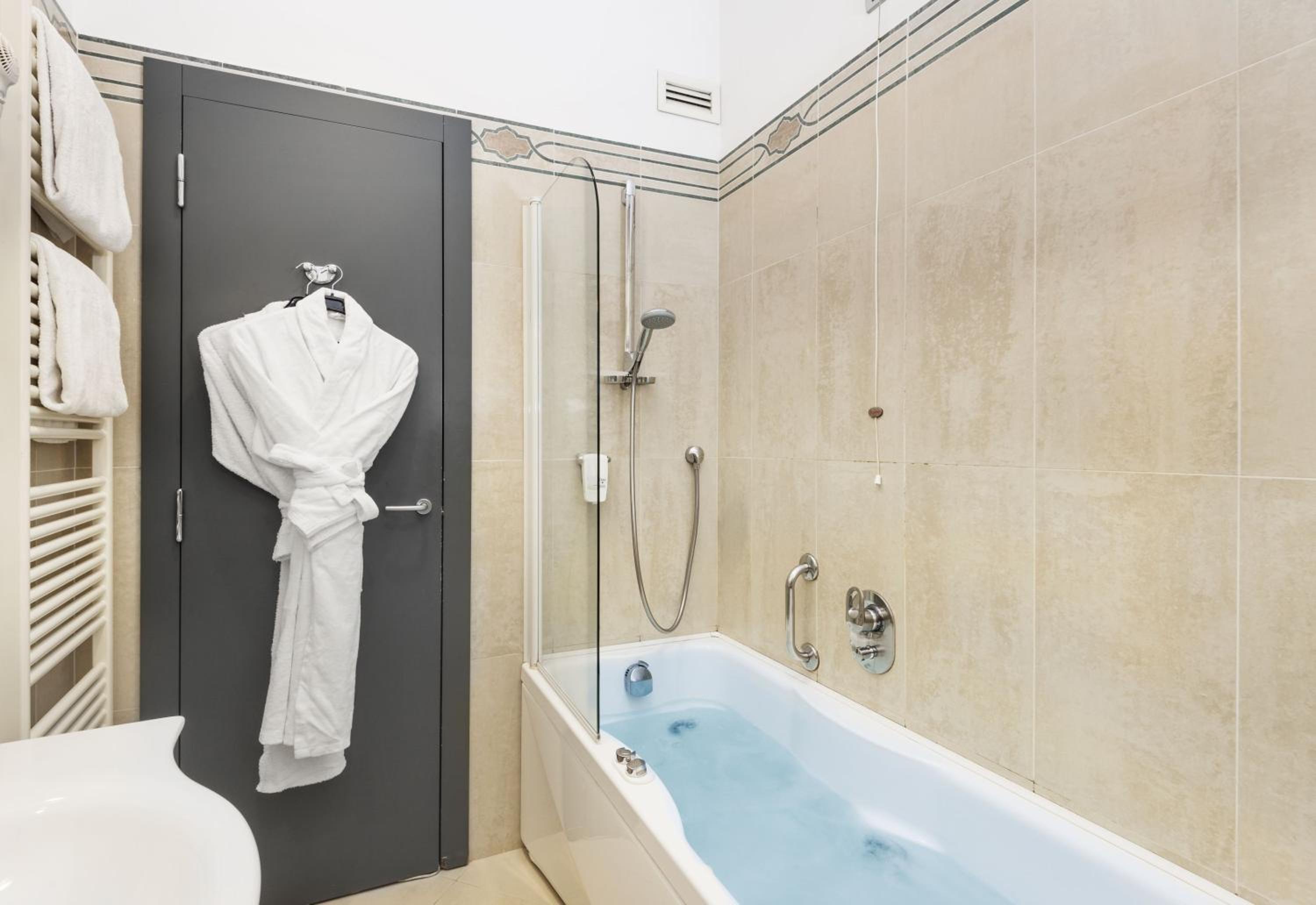 Junior Suite - Photo 8