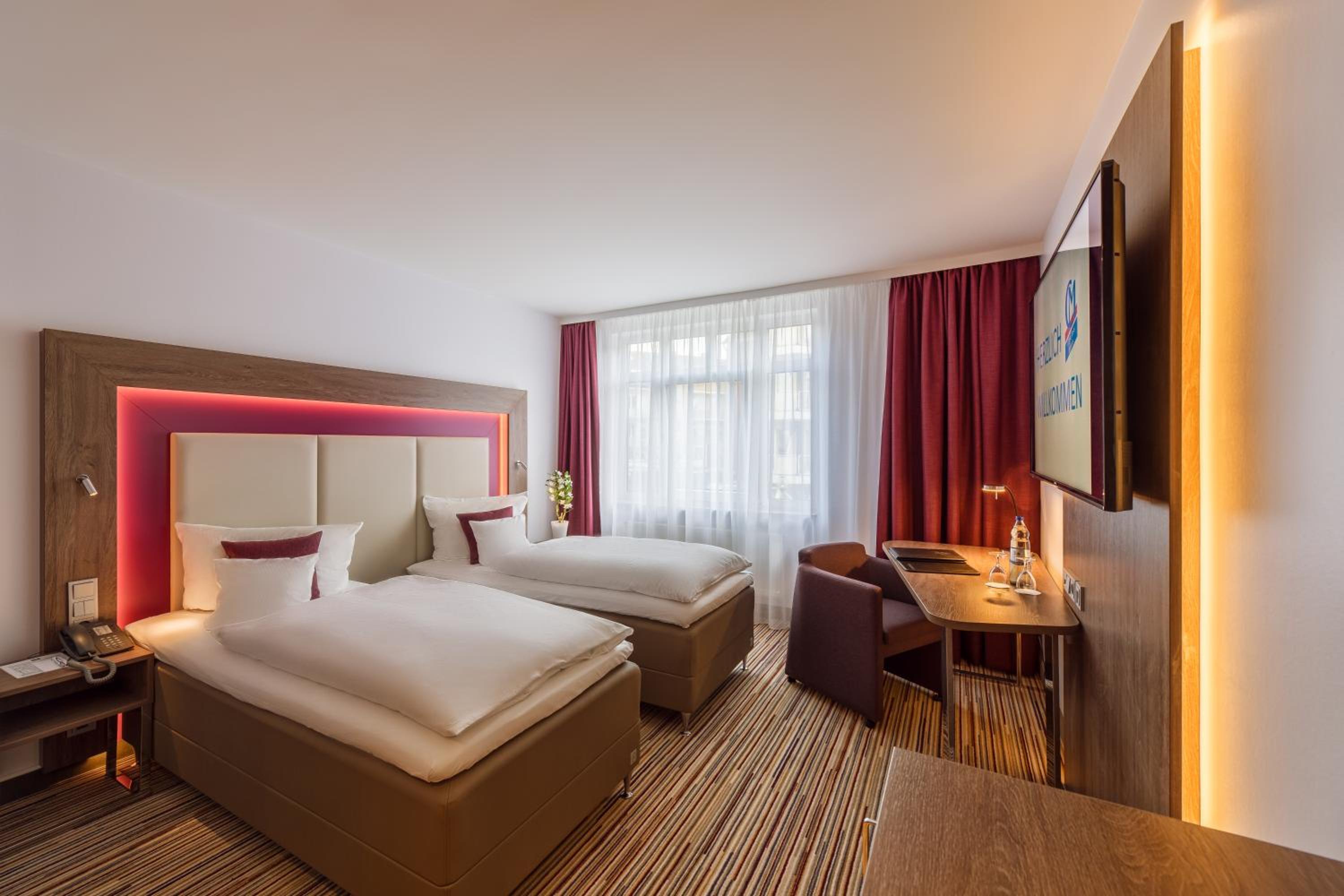 Double Room with Park View photo 2