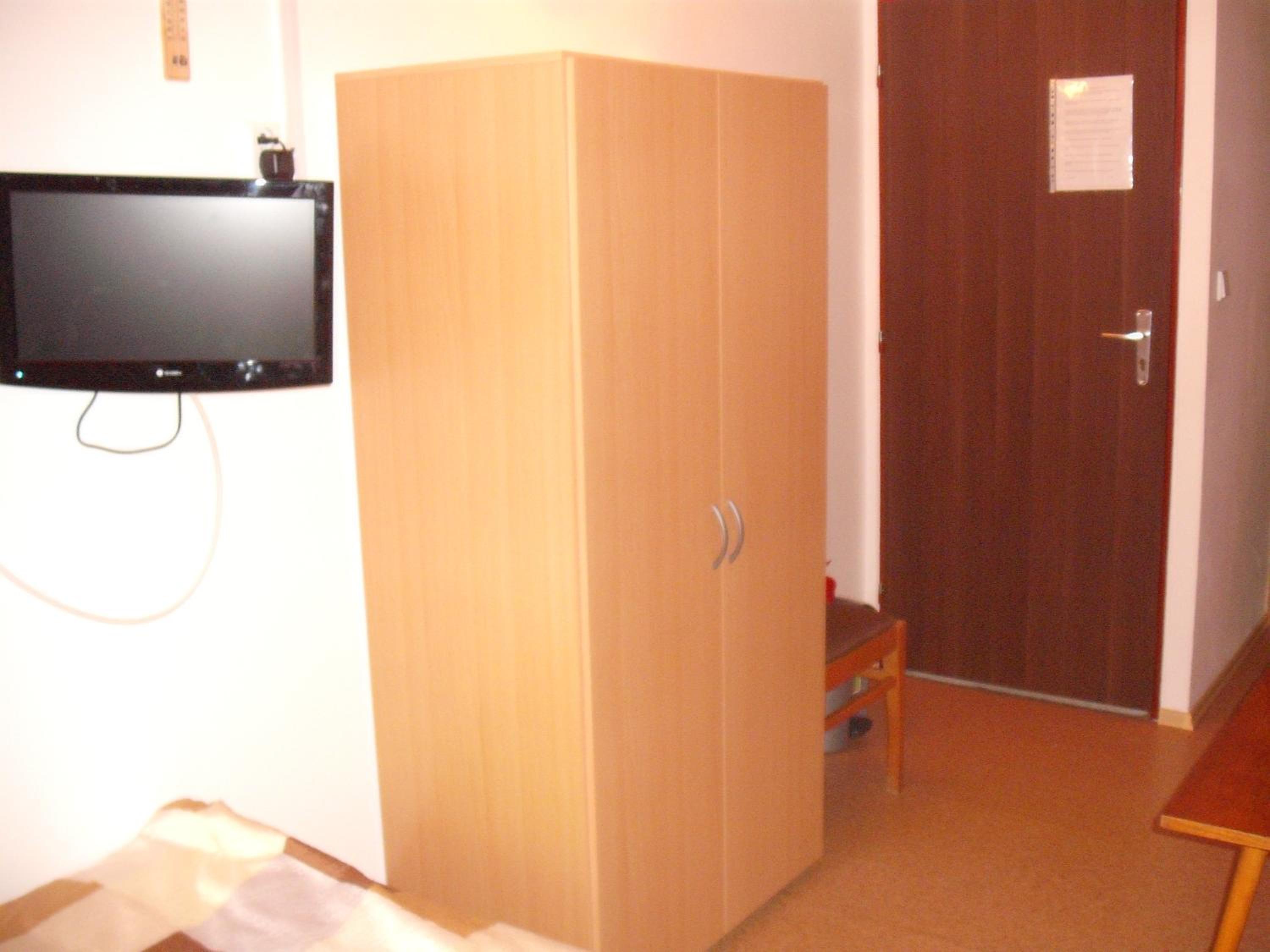 Studio with Bath photo 3