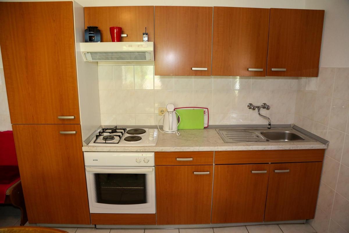 One-Bedroom Apartment with Terrace photo 2