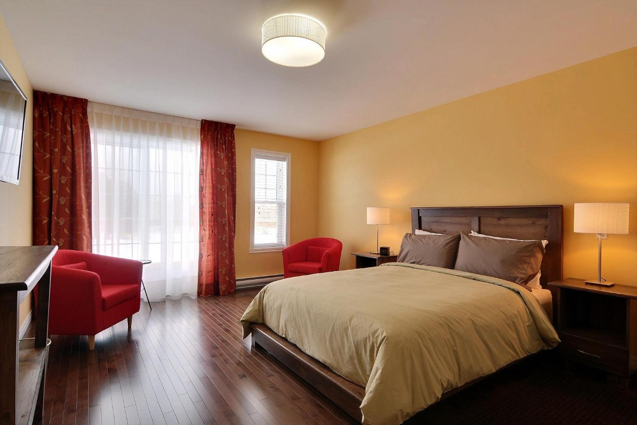 Queen Room photo 1