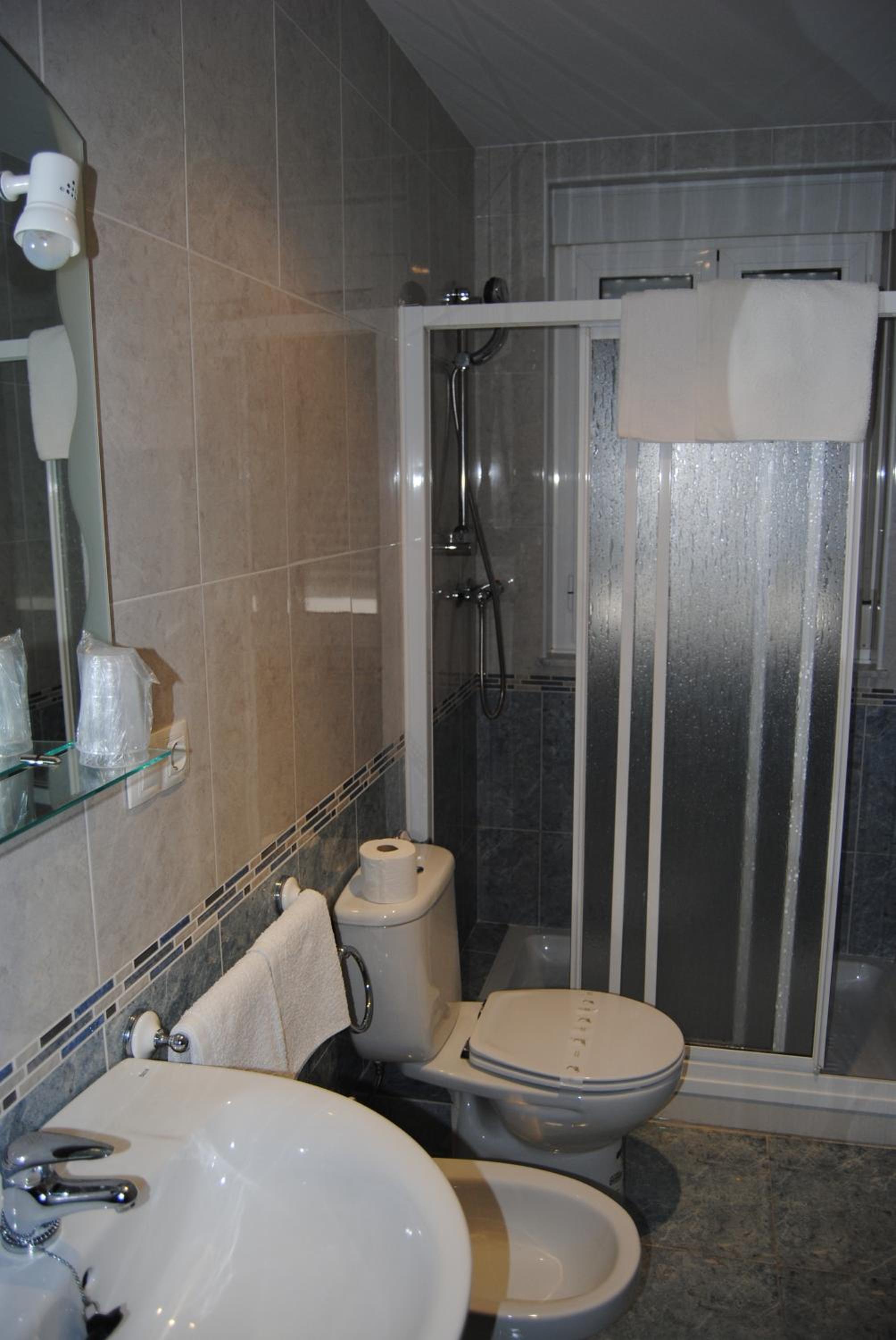 Standard Queen Room photo 2
