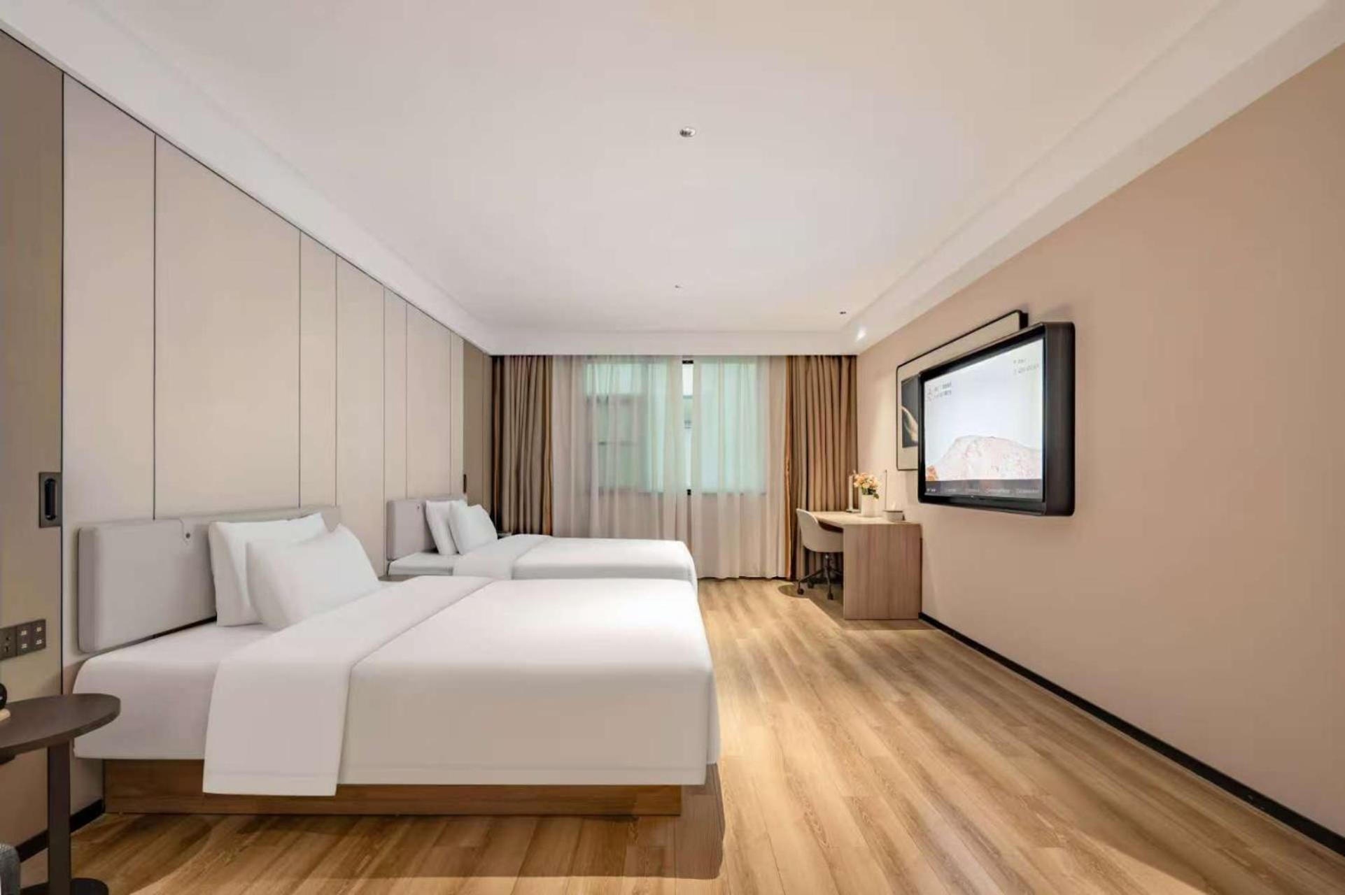 Standard Suite - Photo 2