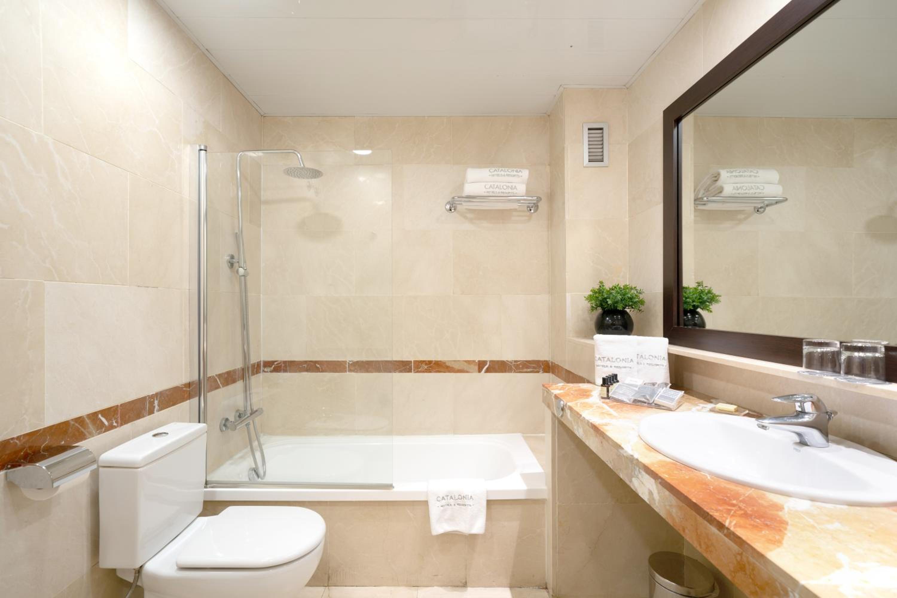 Premium Room with Balcony photo 1