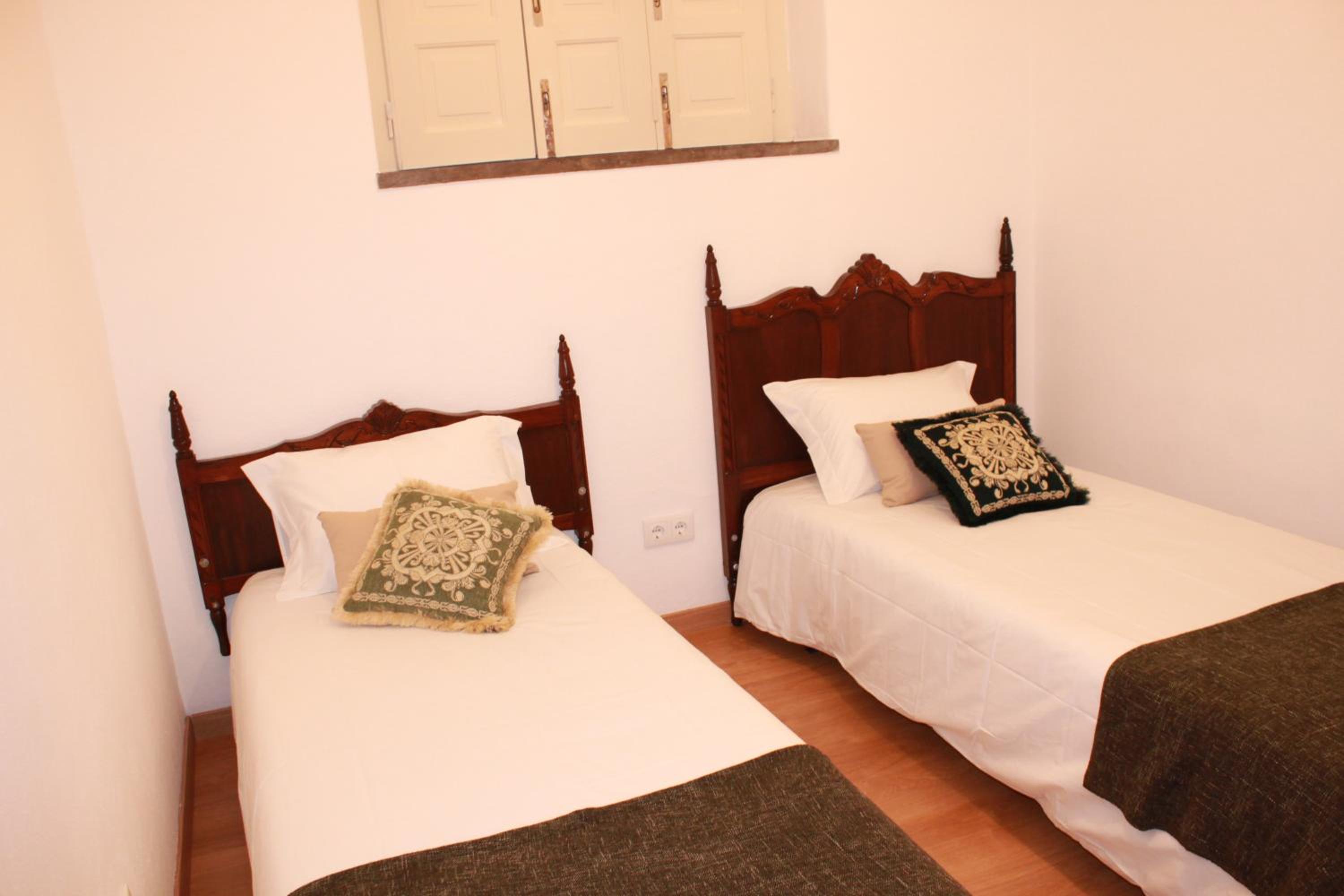 Twin Room with Shared Bathroom photo 1