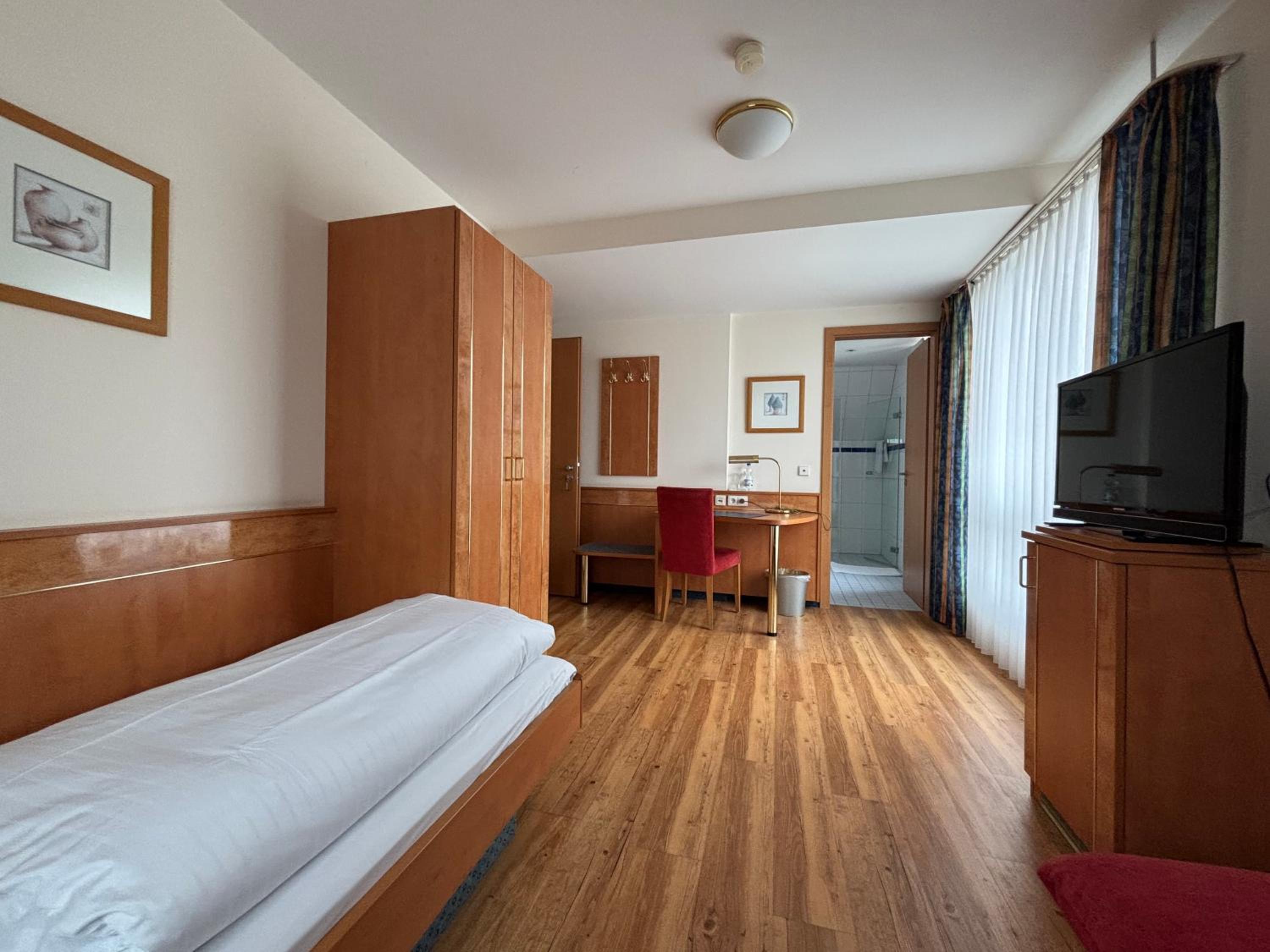 Single Room photo 3