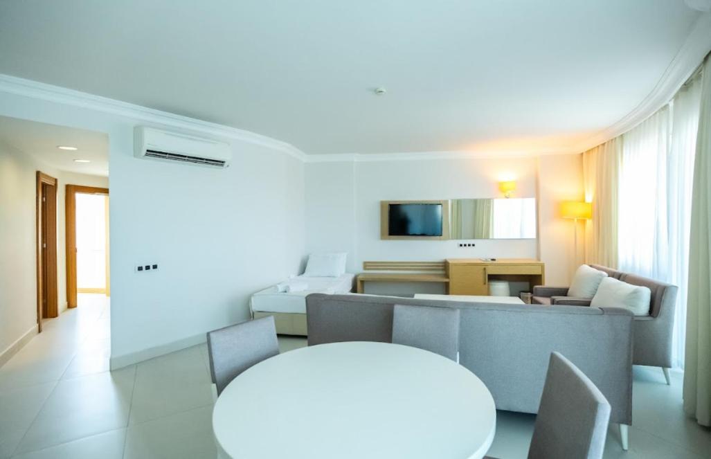 Suite with Sea View photo 3
