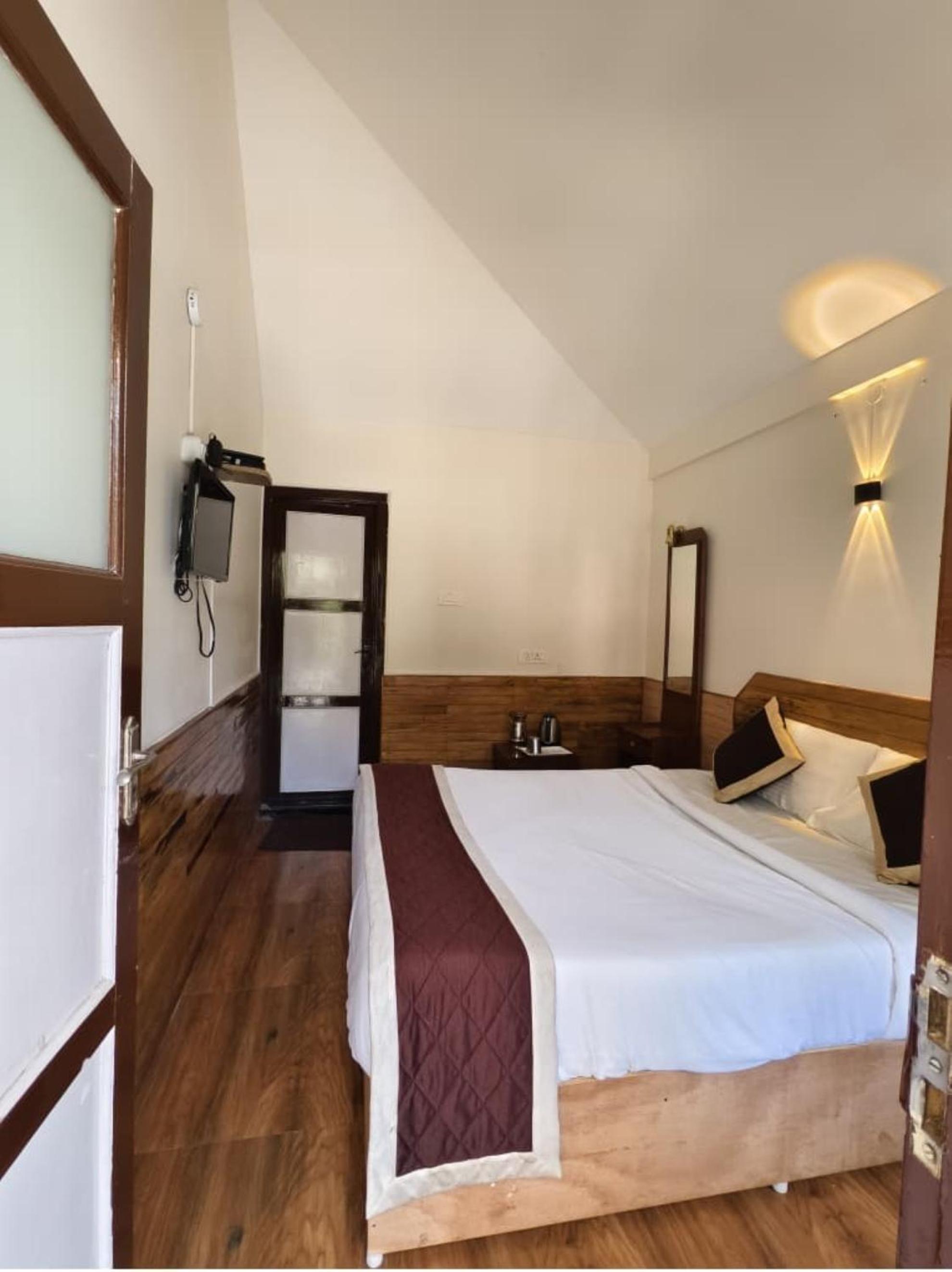 Small Double Room photo 2